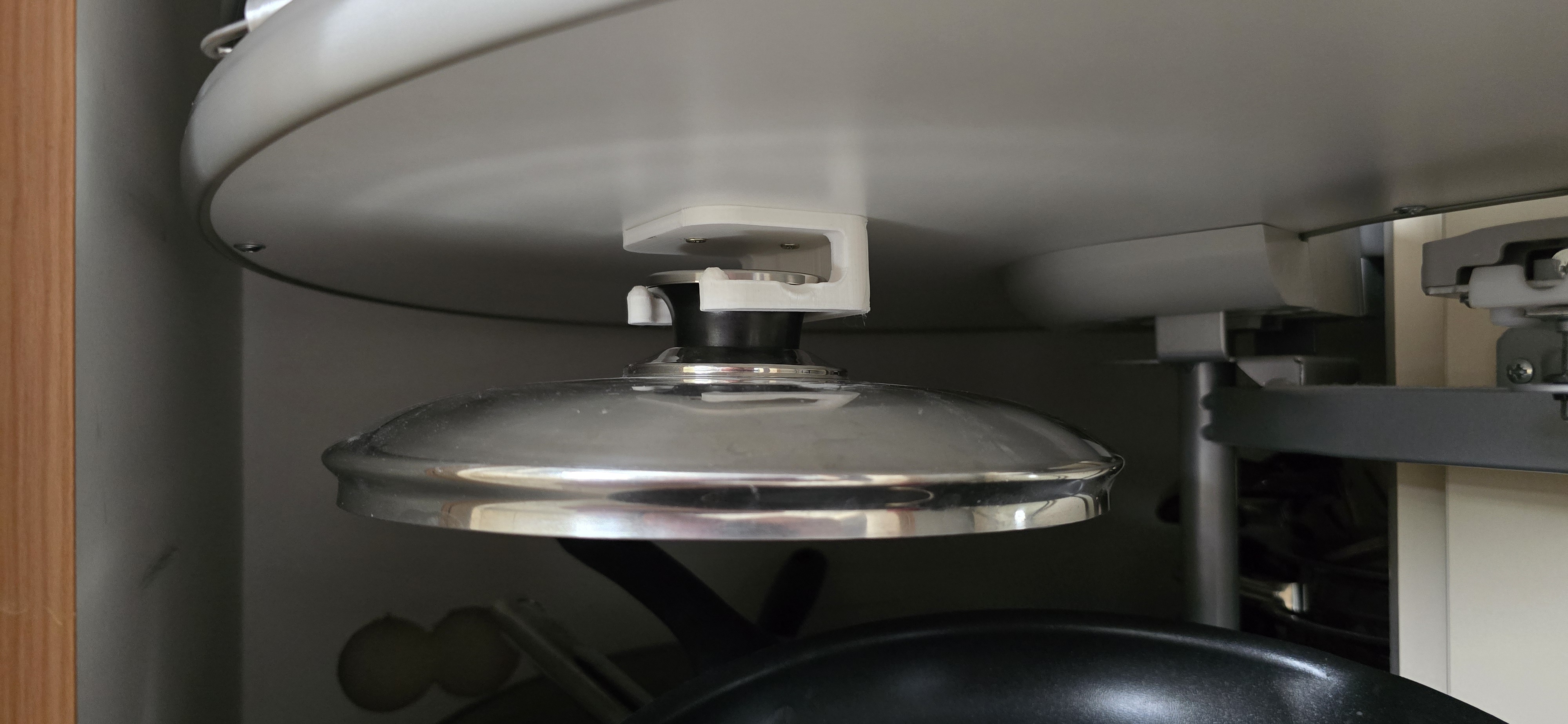 pot-lid-holder