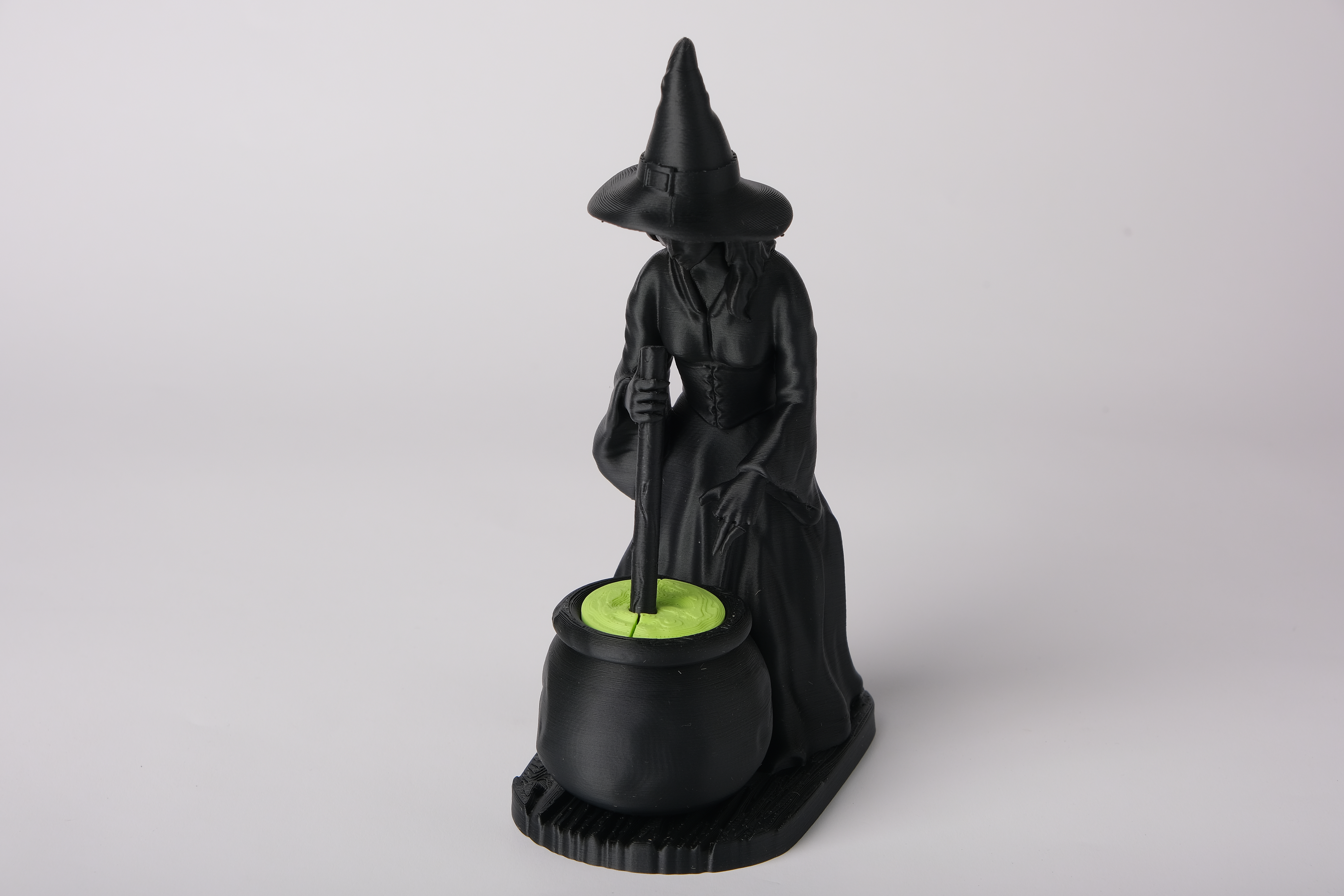 Witch with Cauldron — thumbnail 2