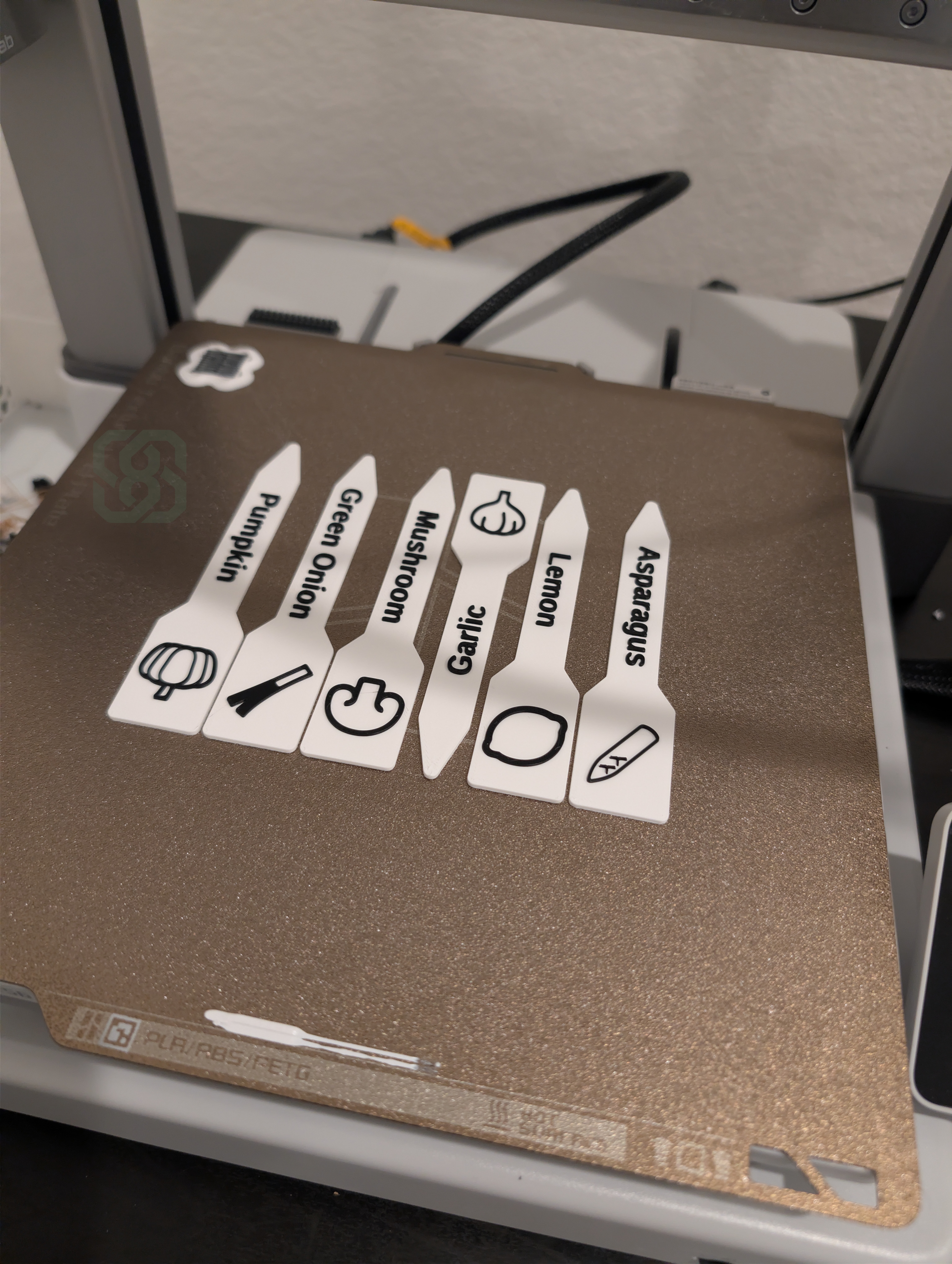 Miniatura 4 do modelo 3D Garden Stakes | Customizable