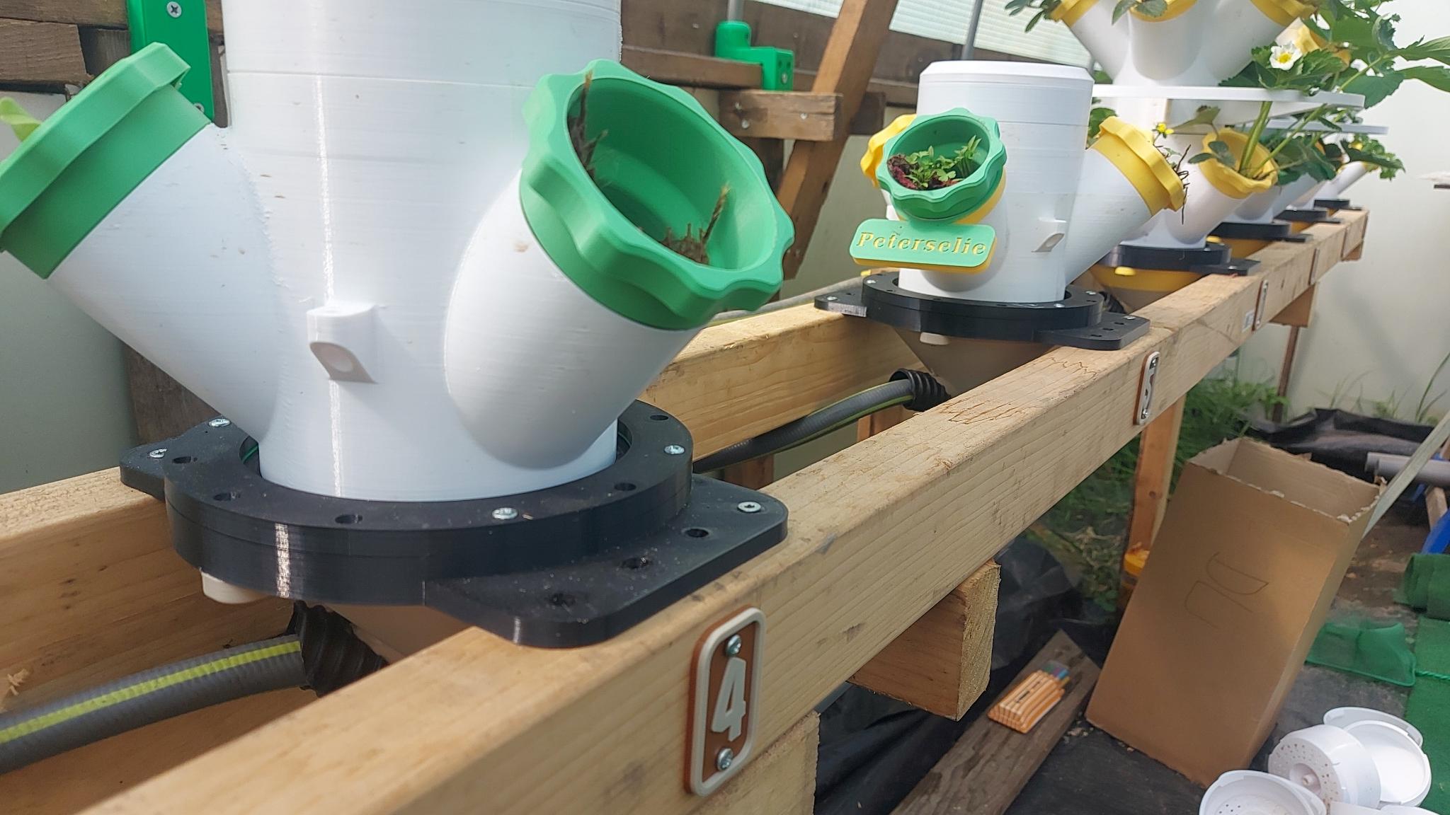 Swivel base - Modular rotating hydroponics tower