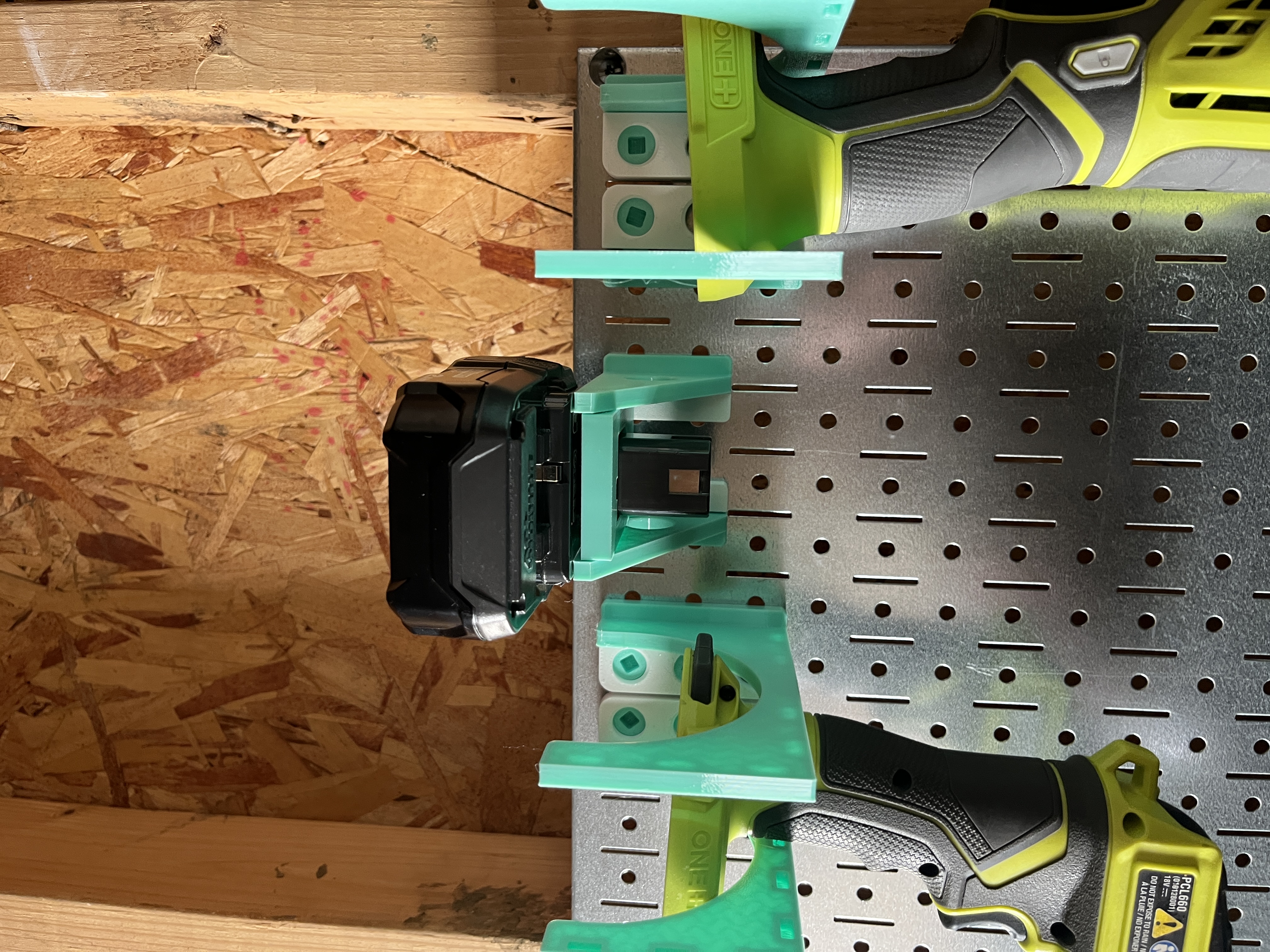 Wall Control DDD - Ryobi 18v Battery