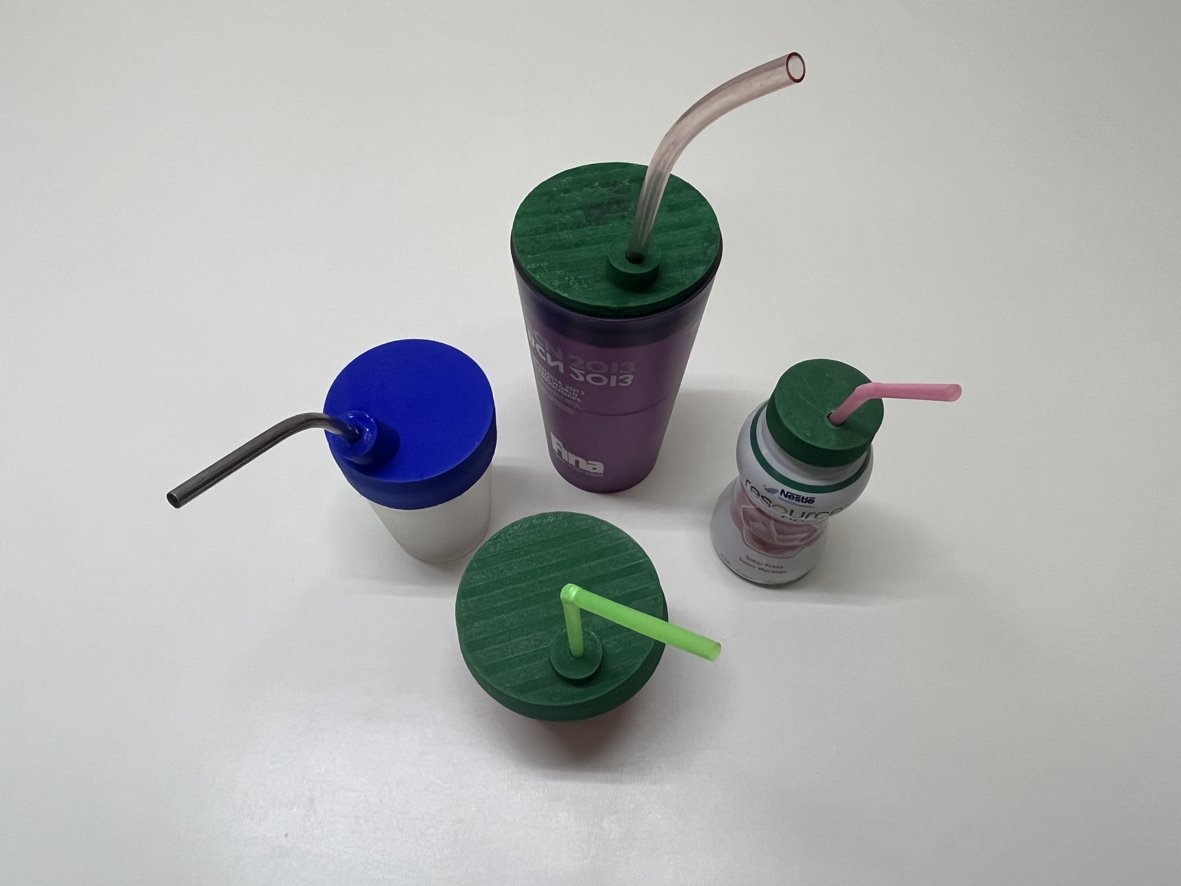 Tapa para vaso con caña 3D model