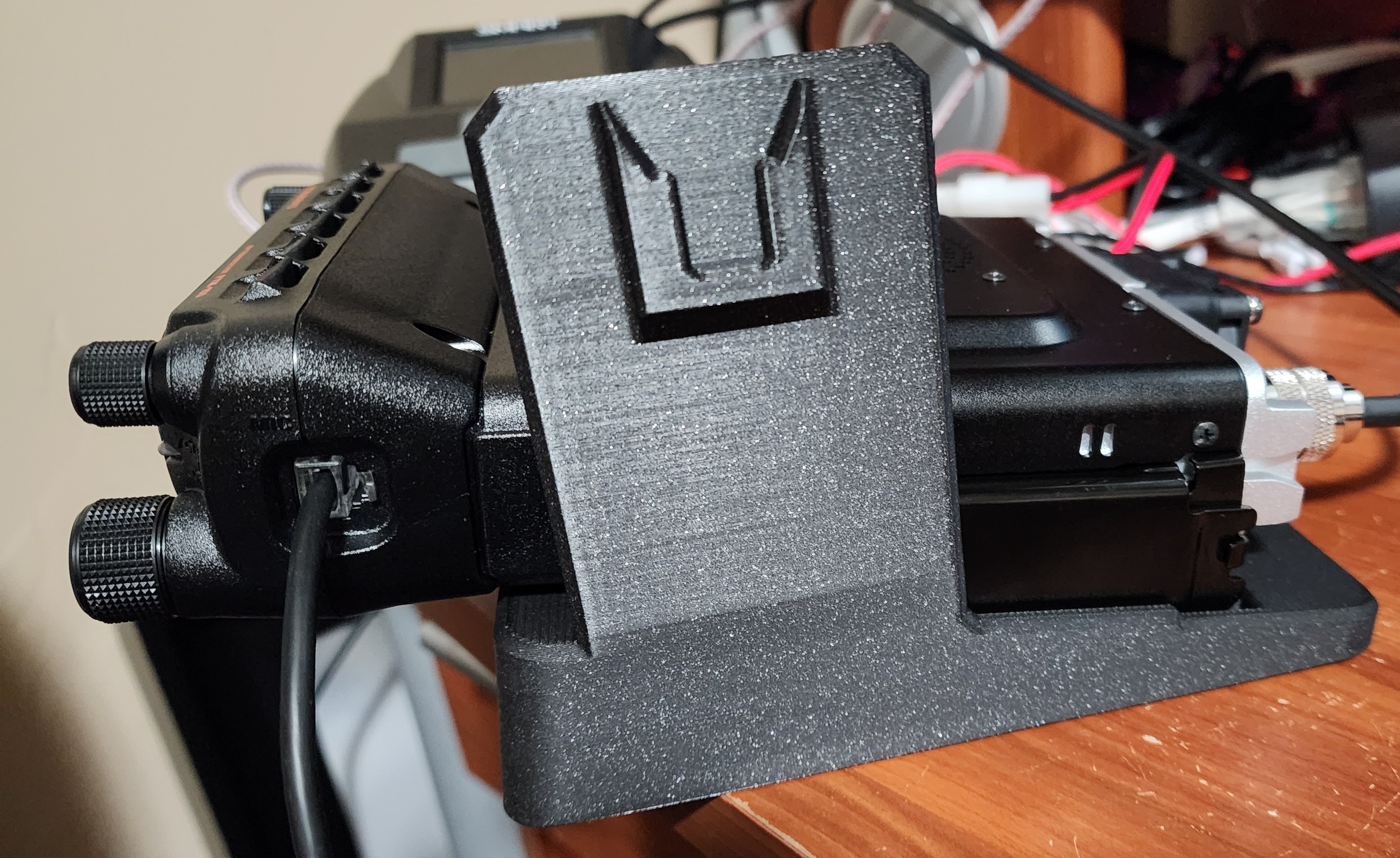 Yaesu FTM-150R Compatible Desktop Stand — miniatura 4