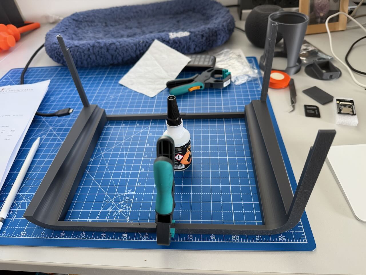 Parametric Glass Plate Stand (FreeCAD) — miniatura 7
