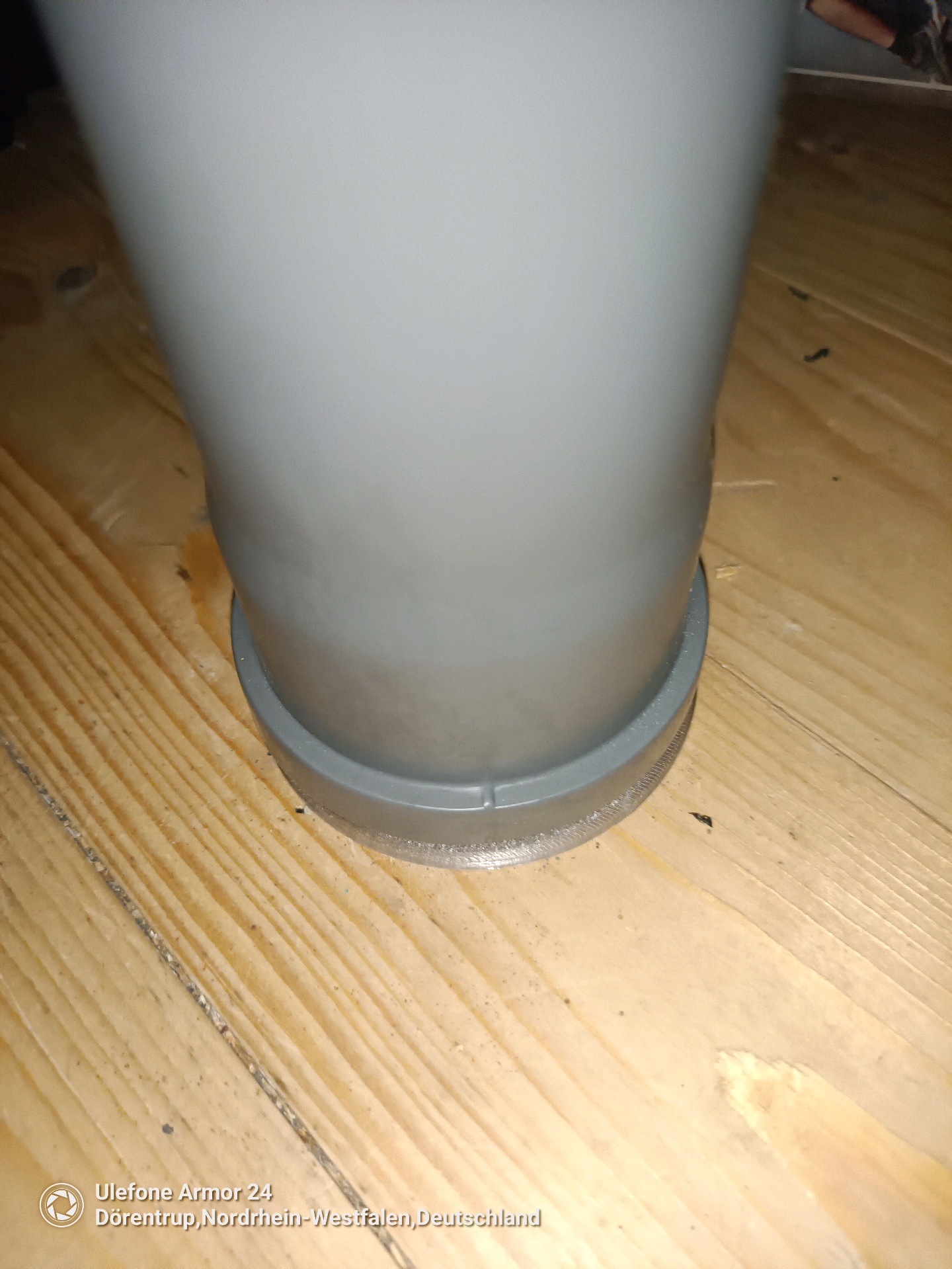 DN75 Bodenkappe zum Festschrauben als Tischbein