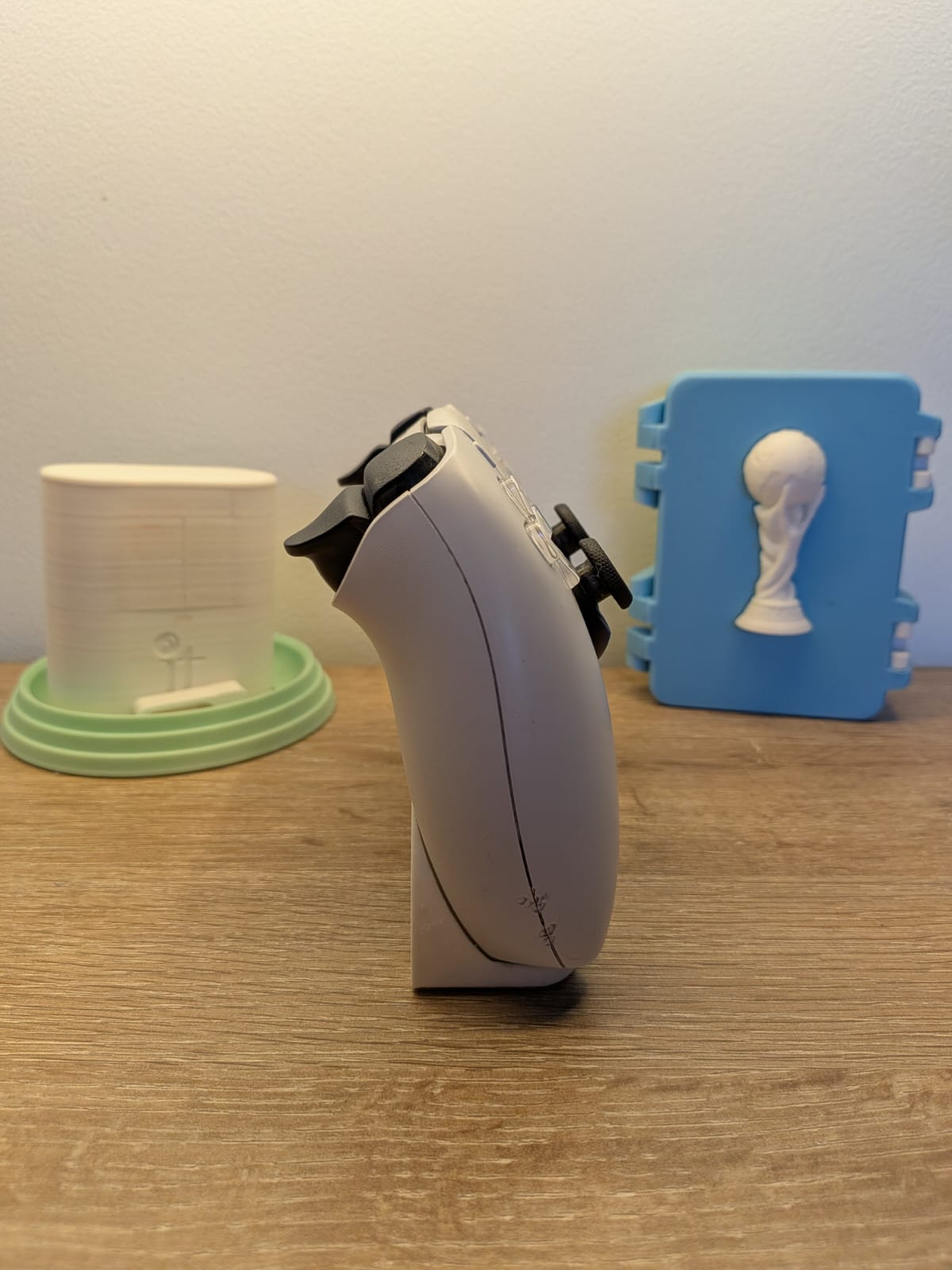 Miniatura 4 do modelo 3D PS5 Controller Stand