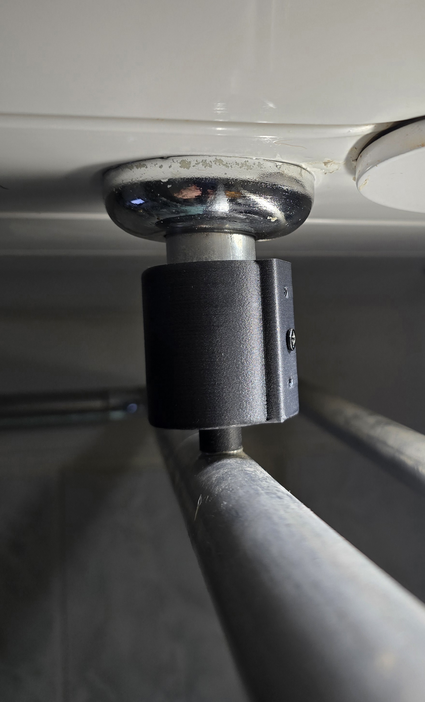 Entretoise de support pour rideau de douche
