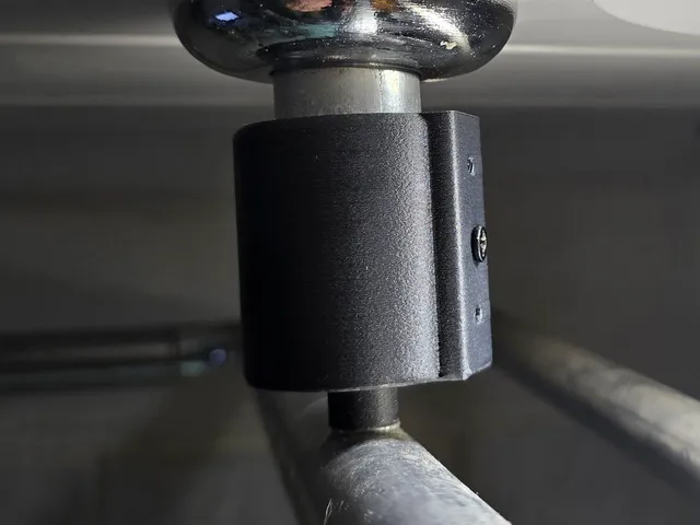 Entretoise et support plafond pour tringle de rideau de douche