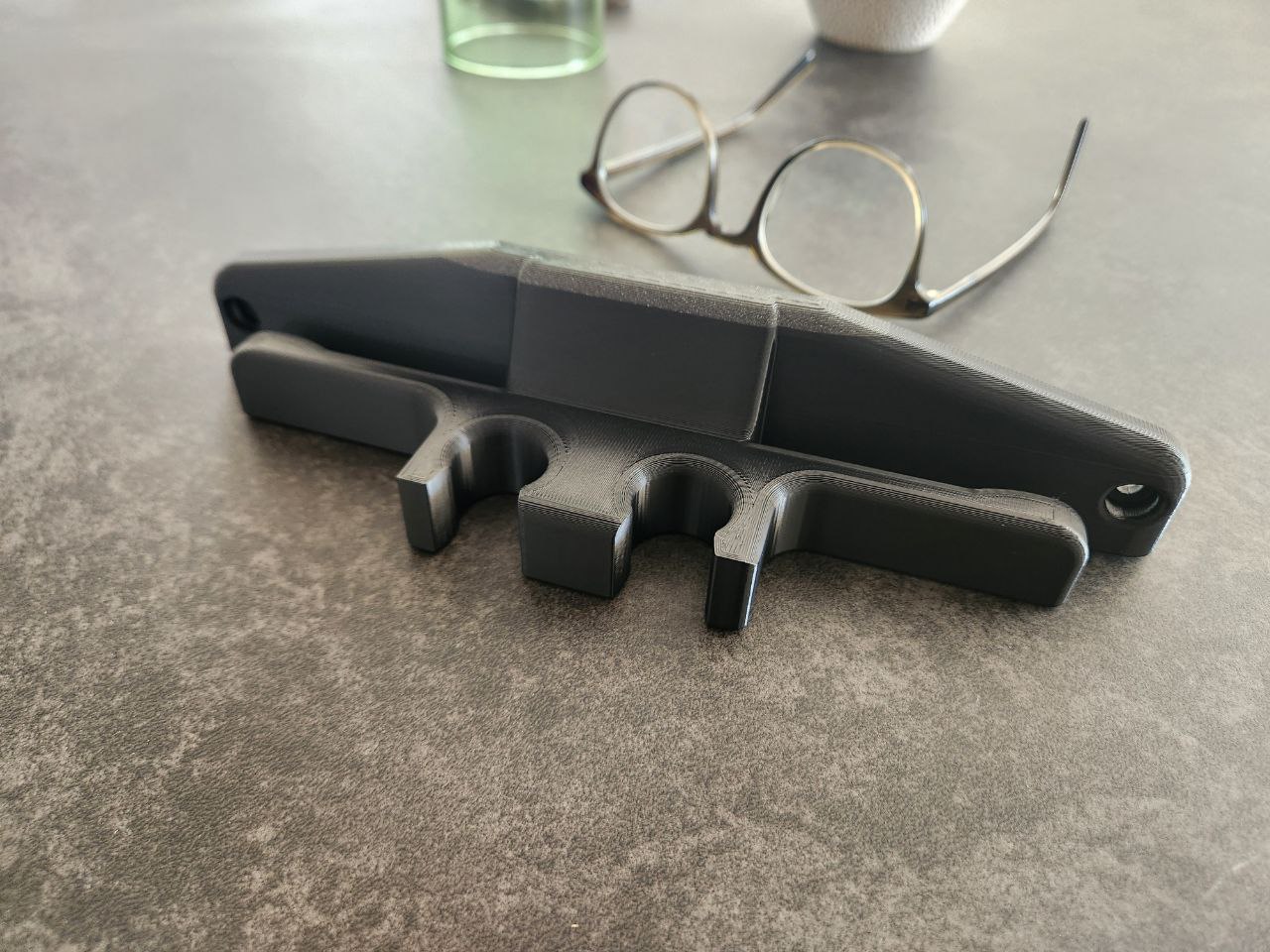 Ski and pole holder (no supports)