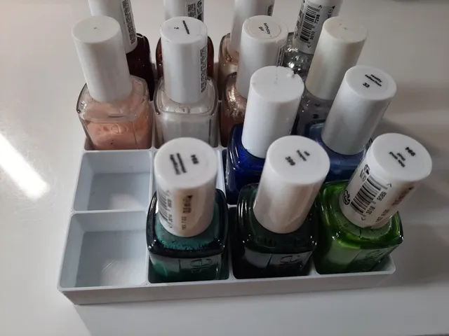 Organizer for nail polish
