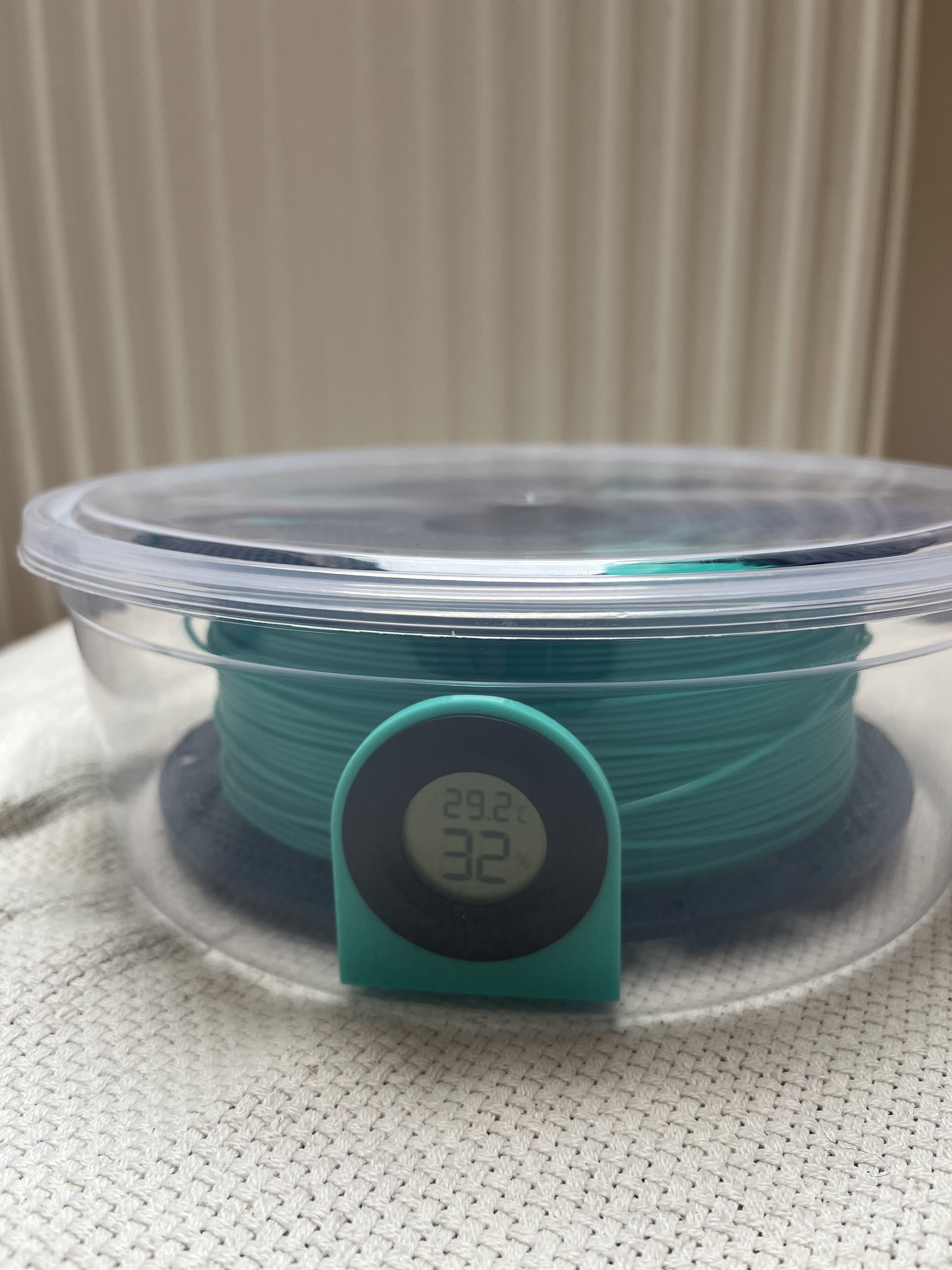 Hygrometer Halter / Holder / runde Box / sboox 3D model