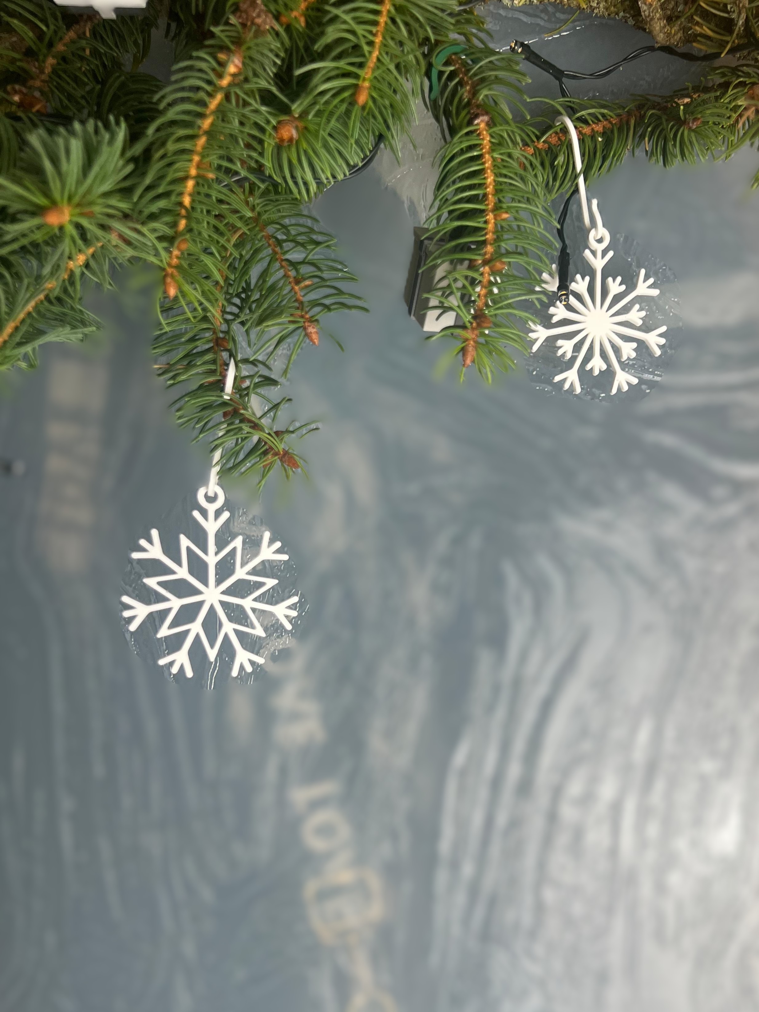 Schneeflocken & Kugelanhänger – Weihnachtsdeko Set