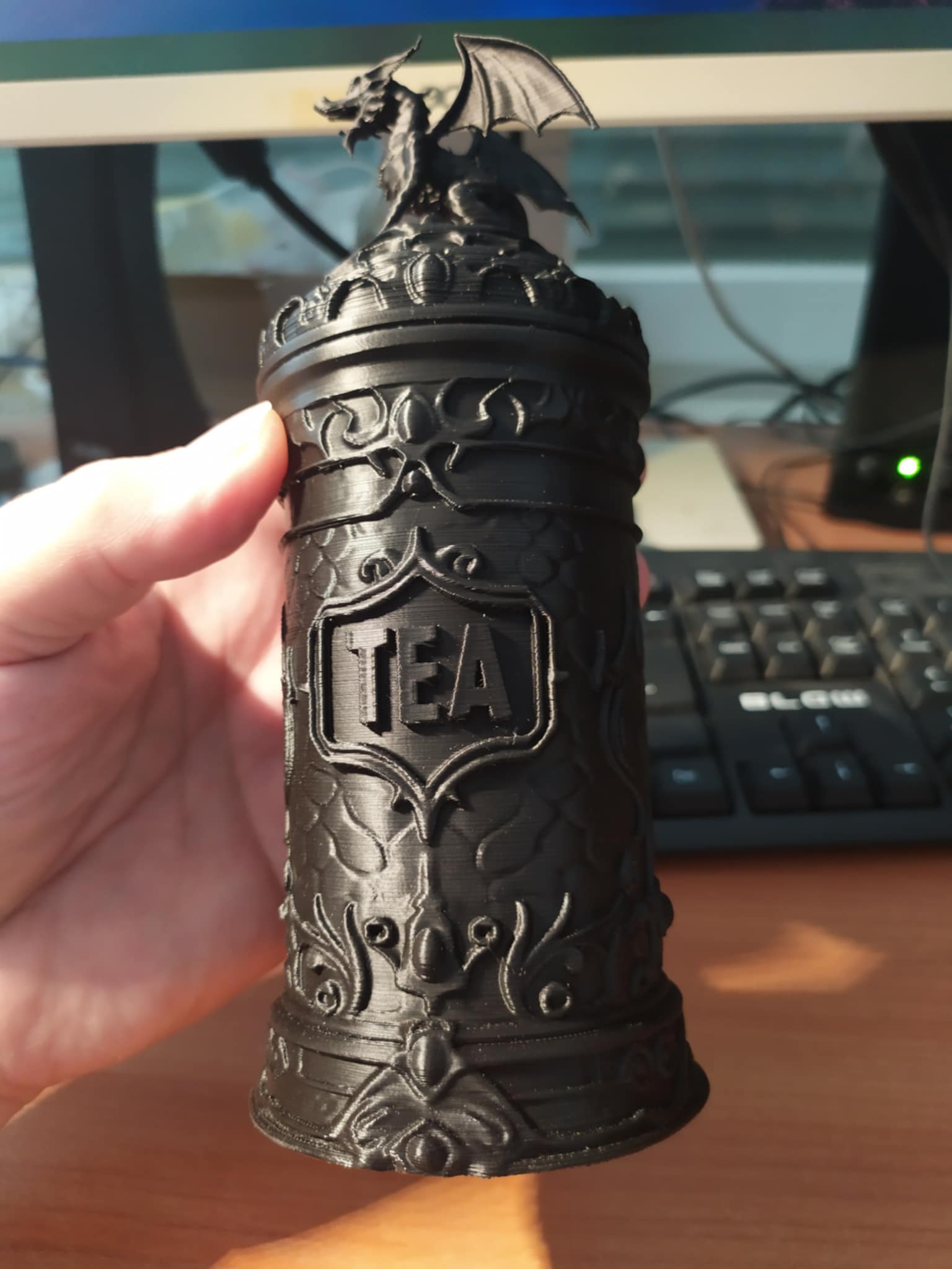 Tea container with dragon