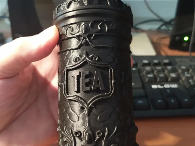 Tea container with dragon