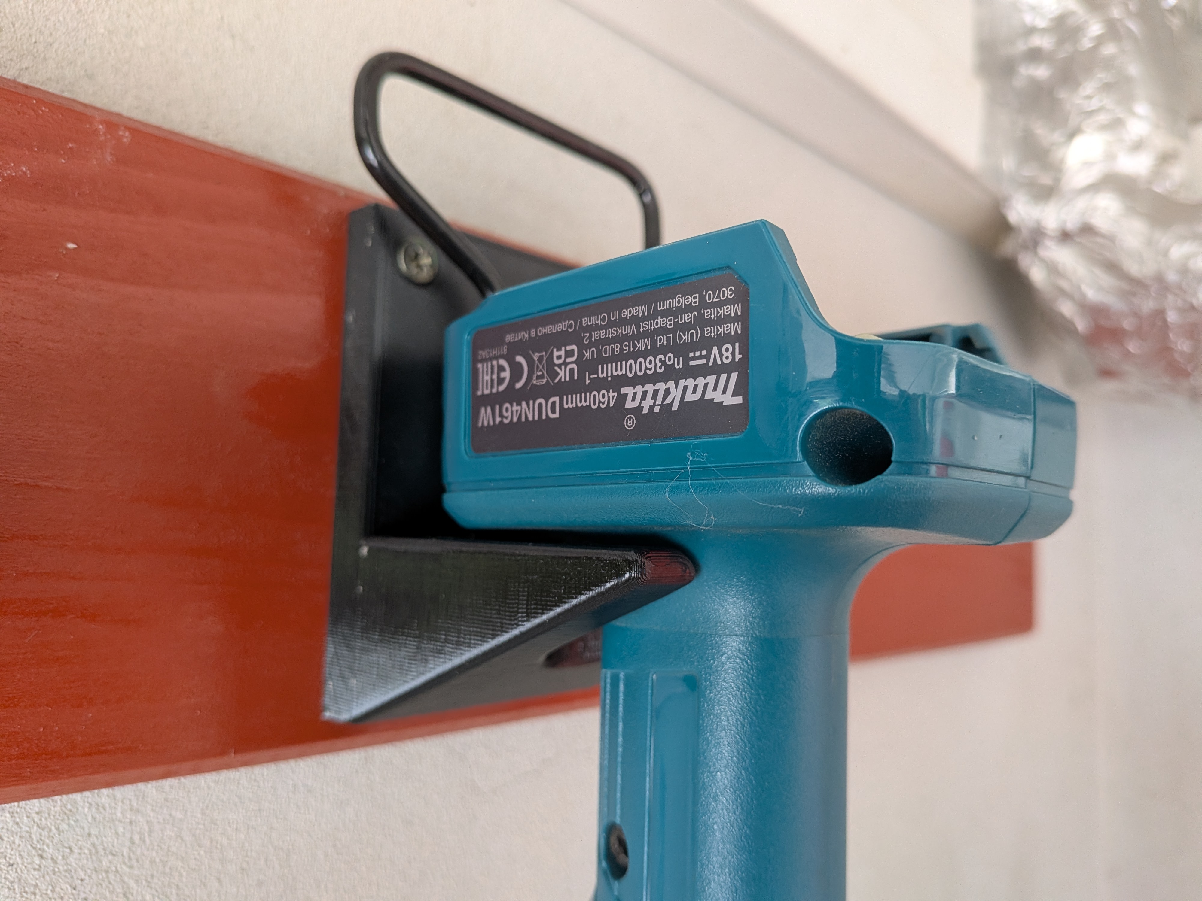 Makita telescopic hedge trimmer holder