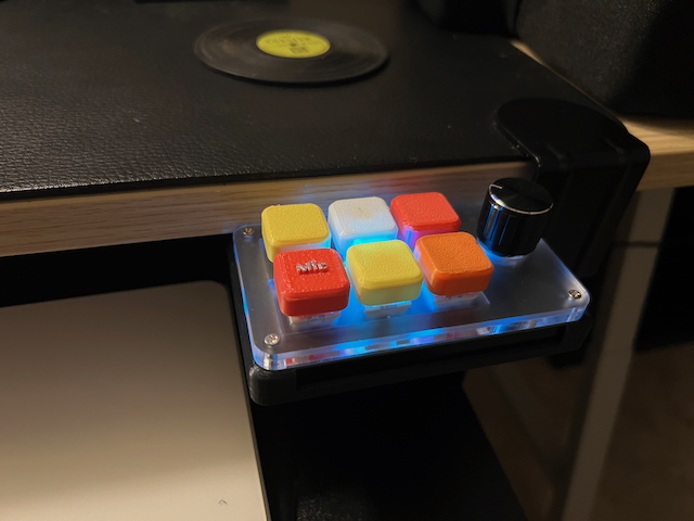 Macropad 3 keys 1/2 knobs under desk mount