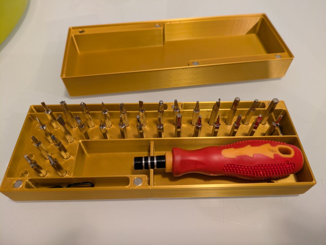 31 piece precision screwdriver set magnetic box (can hold 34 bits)
