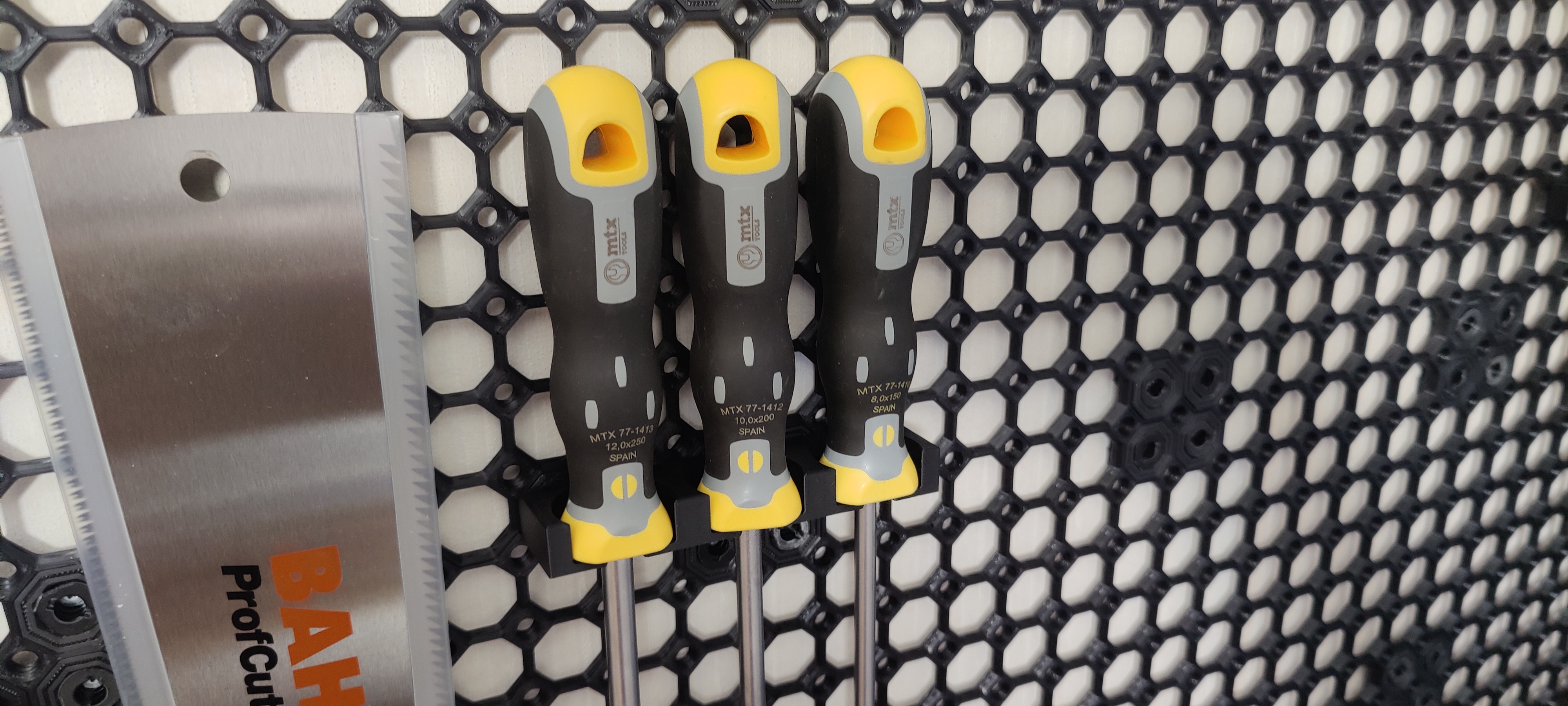 33mm screwdriver holder with 10mm opening, Multibuild/Multiboard push-fit