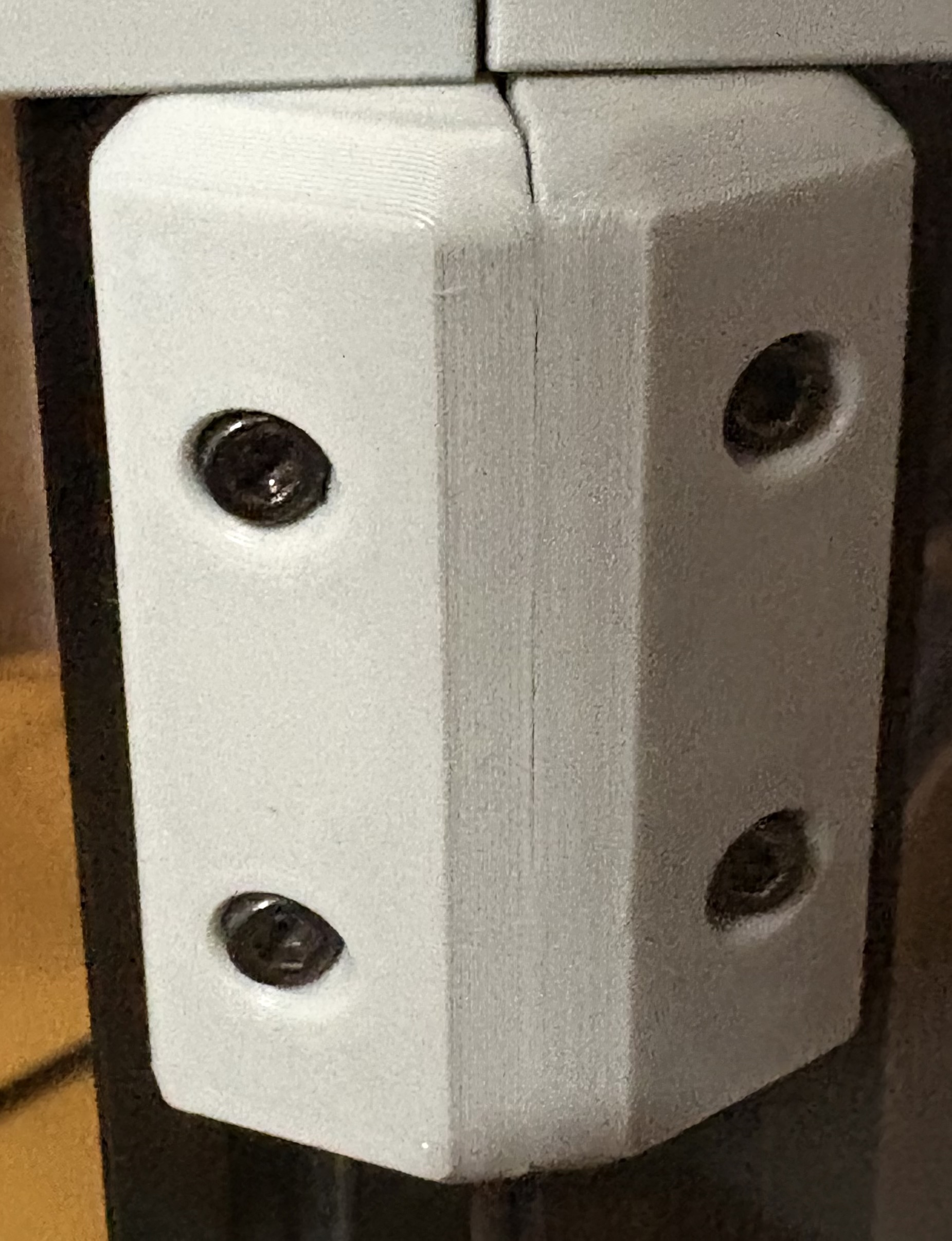 KlickyKlacky/BoxTurtle Magnetic Door Latches M3 Nut remix