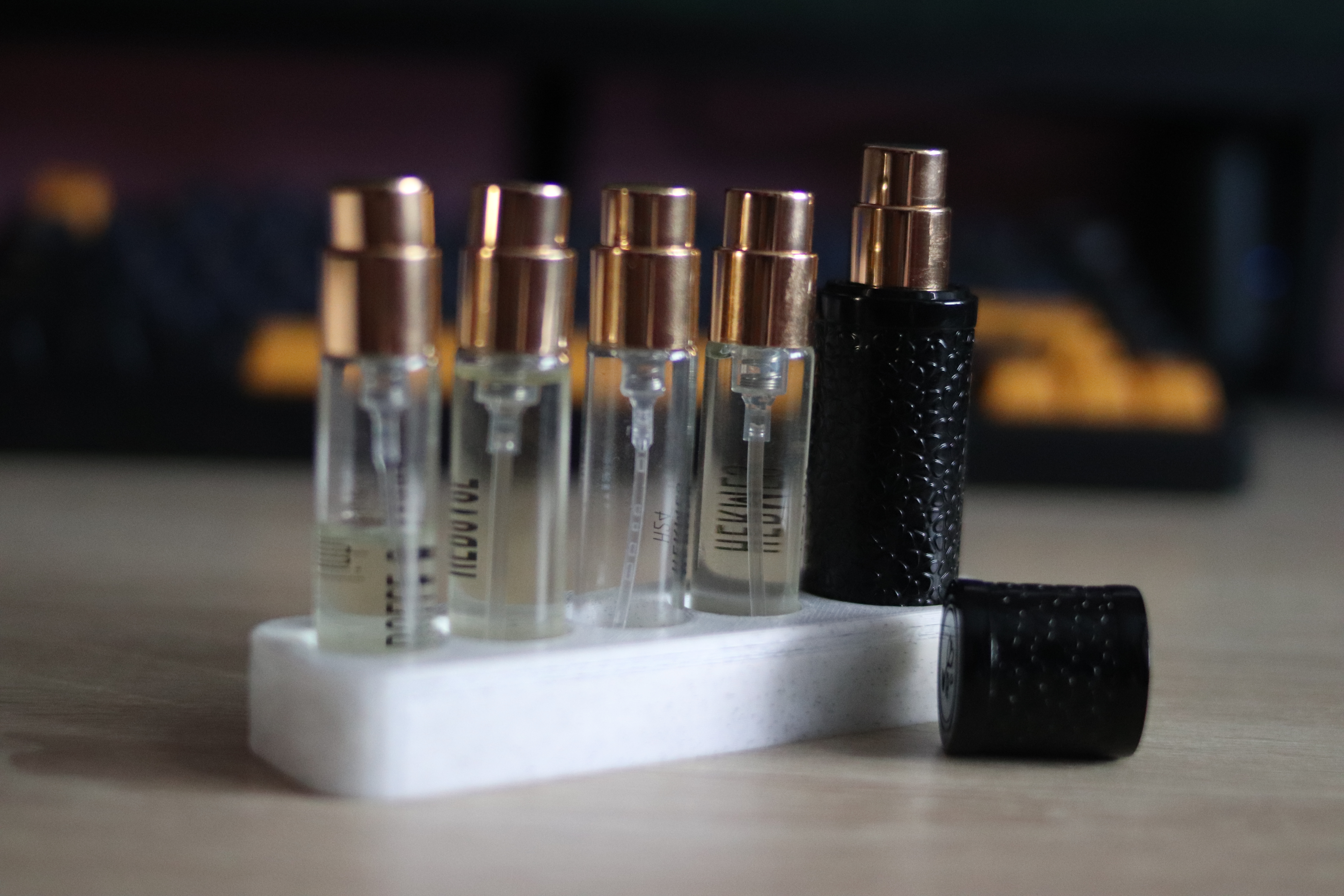 Miniatura 5 do modelo 3D Perfume Sample Holder