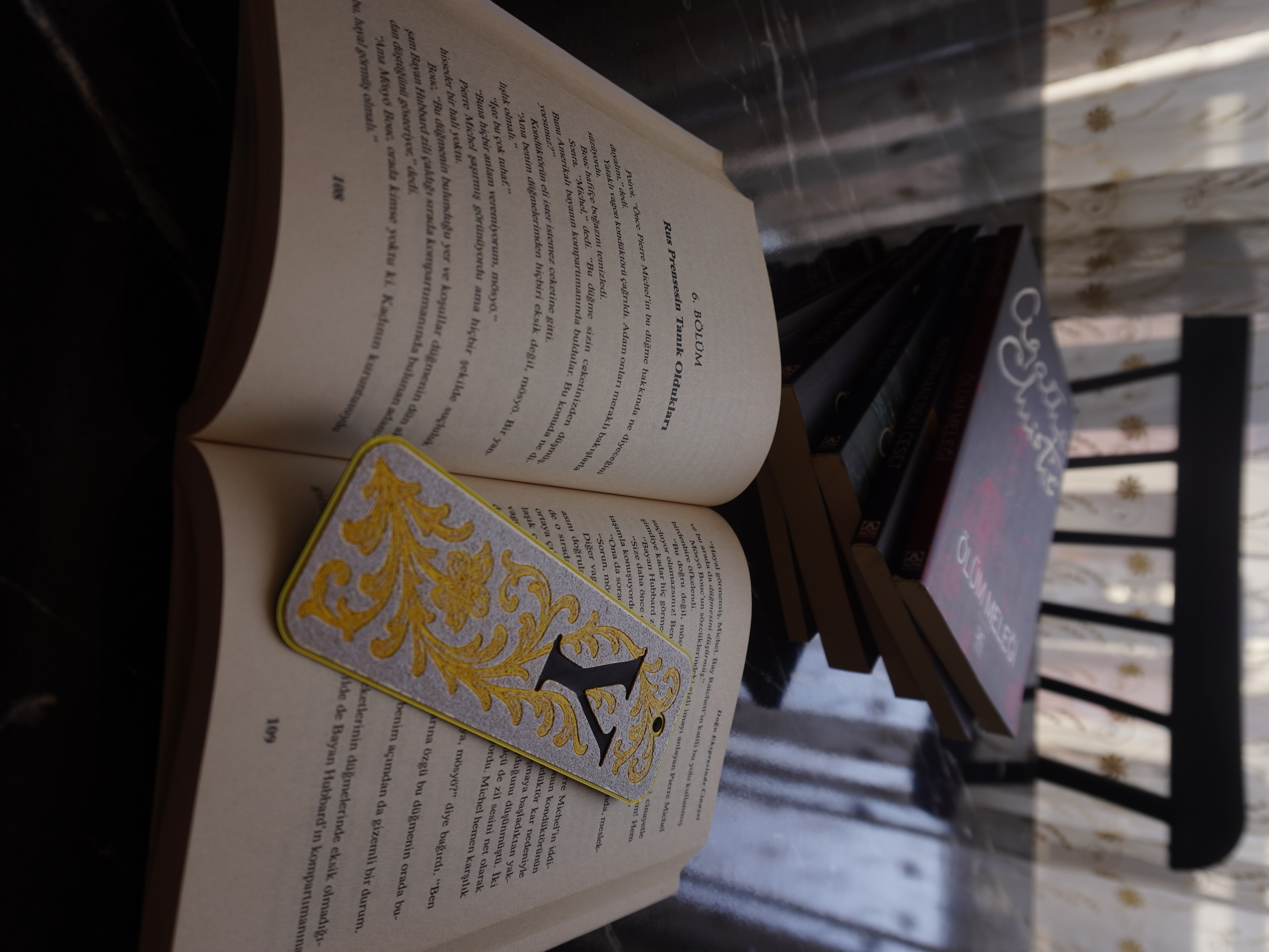 Elegant Monogram Bookmark – Letter Y