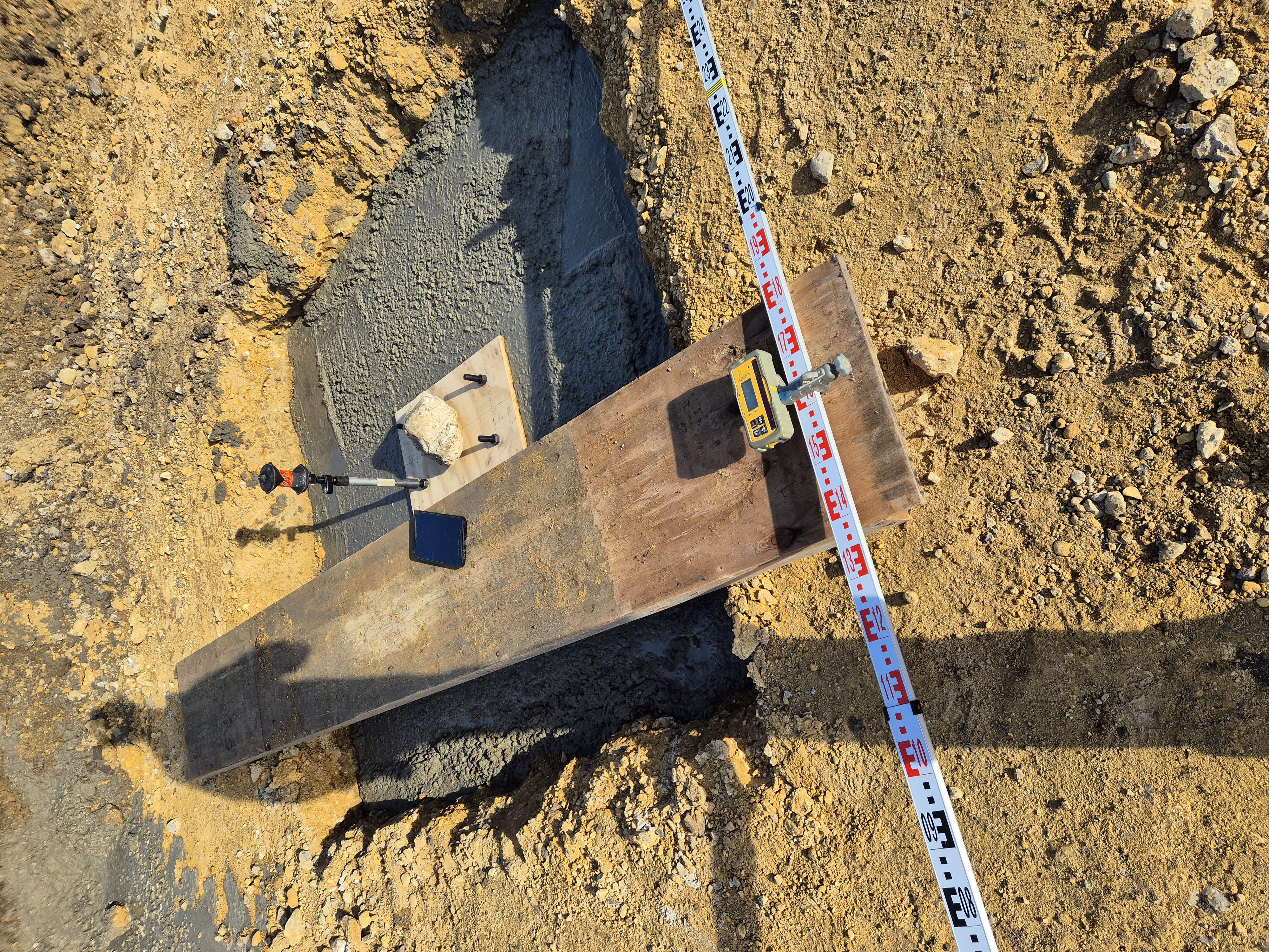 Surveying 5/8 metric M20 bolt tool
