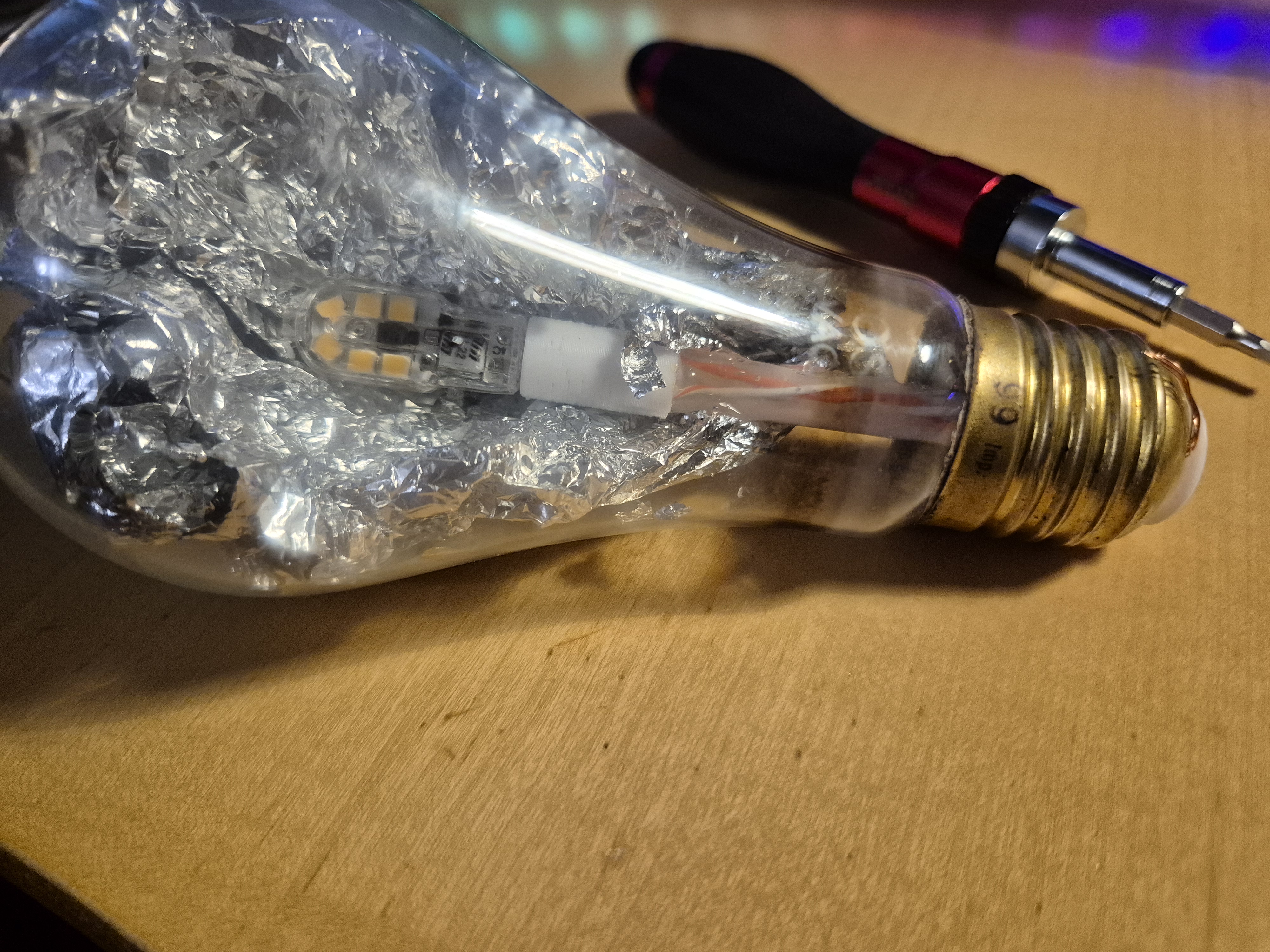 Osram Vacublitz  (or E27 bulb) G4 LED Upgrade