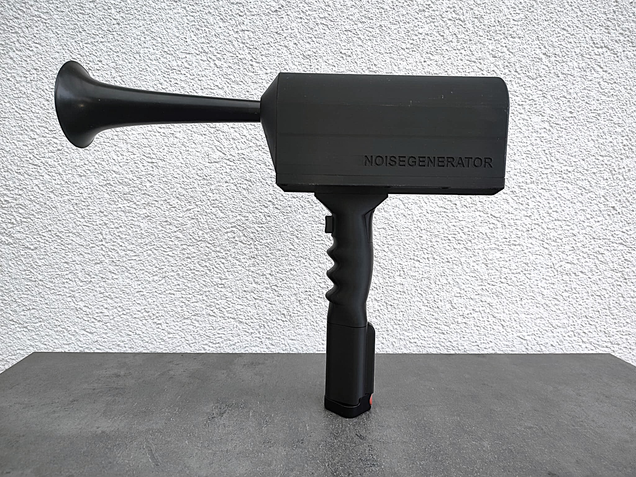 NoiseGenerator – Powerful Handheld Air Horn