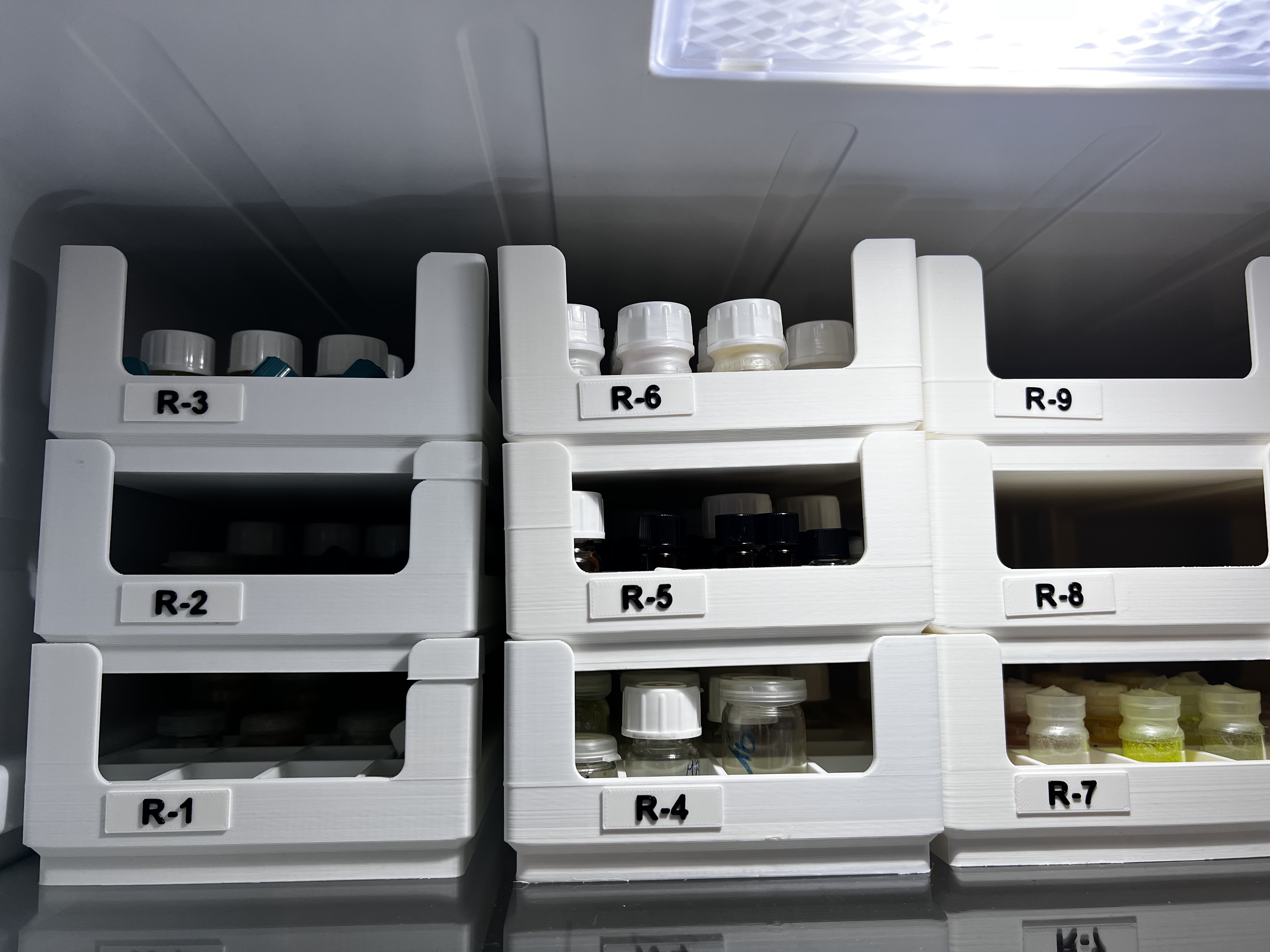 Stackable box for samples