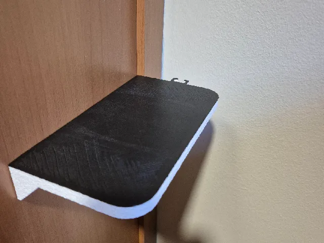 Porta celular de parede com suporte para o cabo do carregador