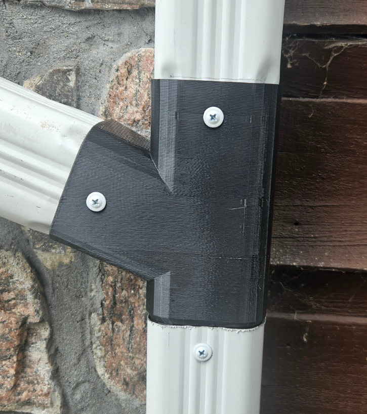 Fully customizable gutter downspout "Y"-junction