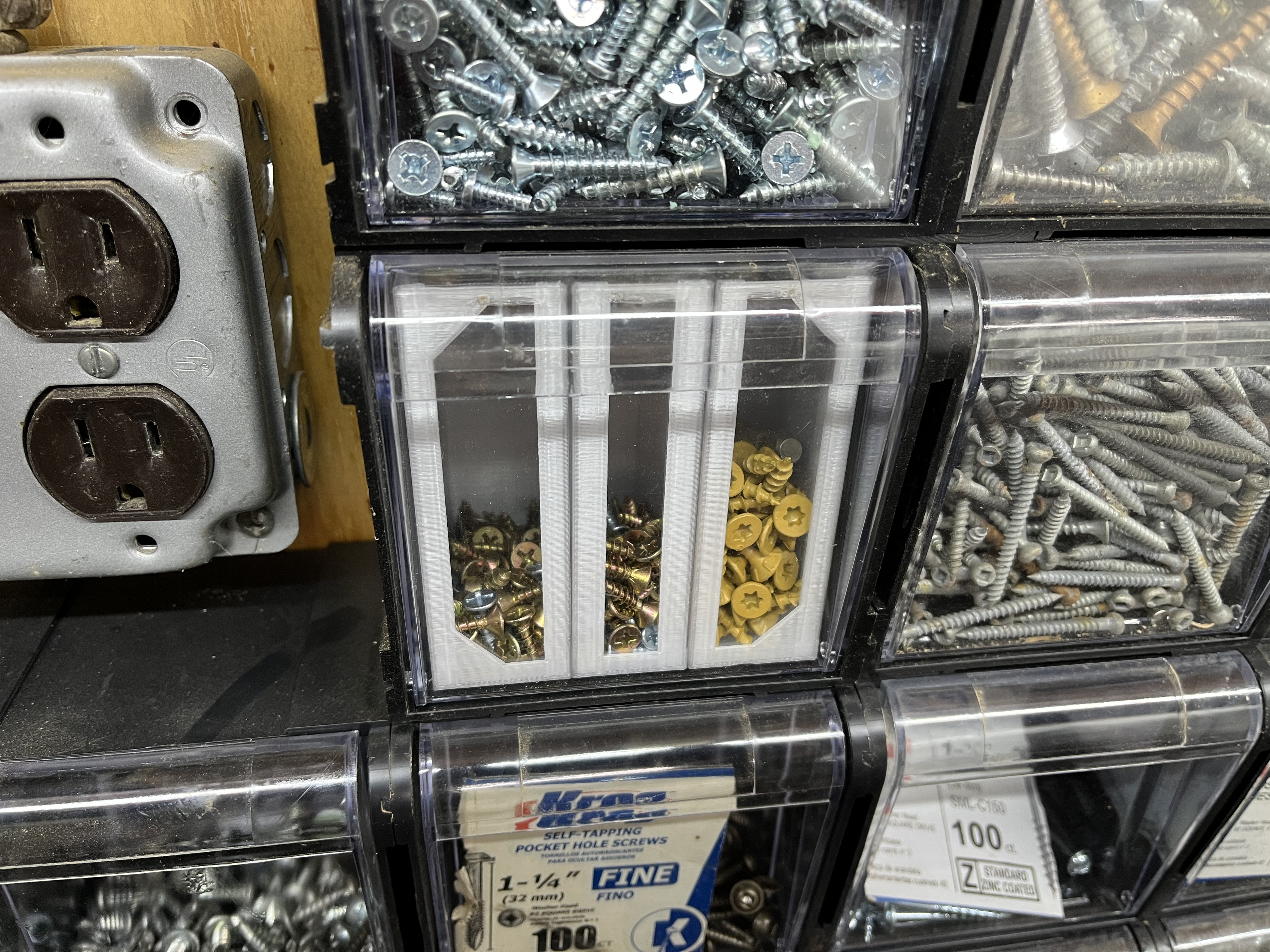 Harbor Freight Stackable Tilt Bin Bin Inserts - Windowed and Windowless — thumbnail 4