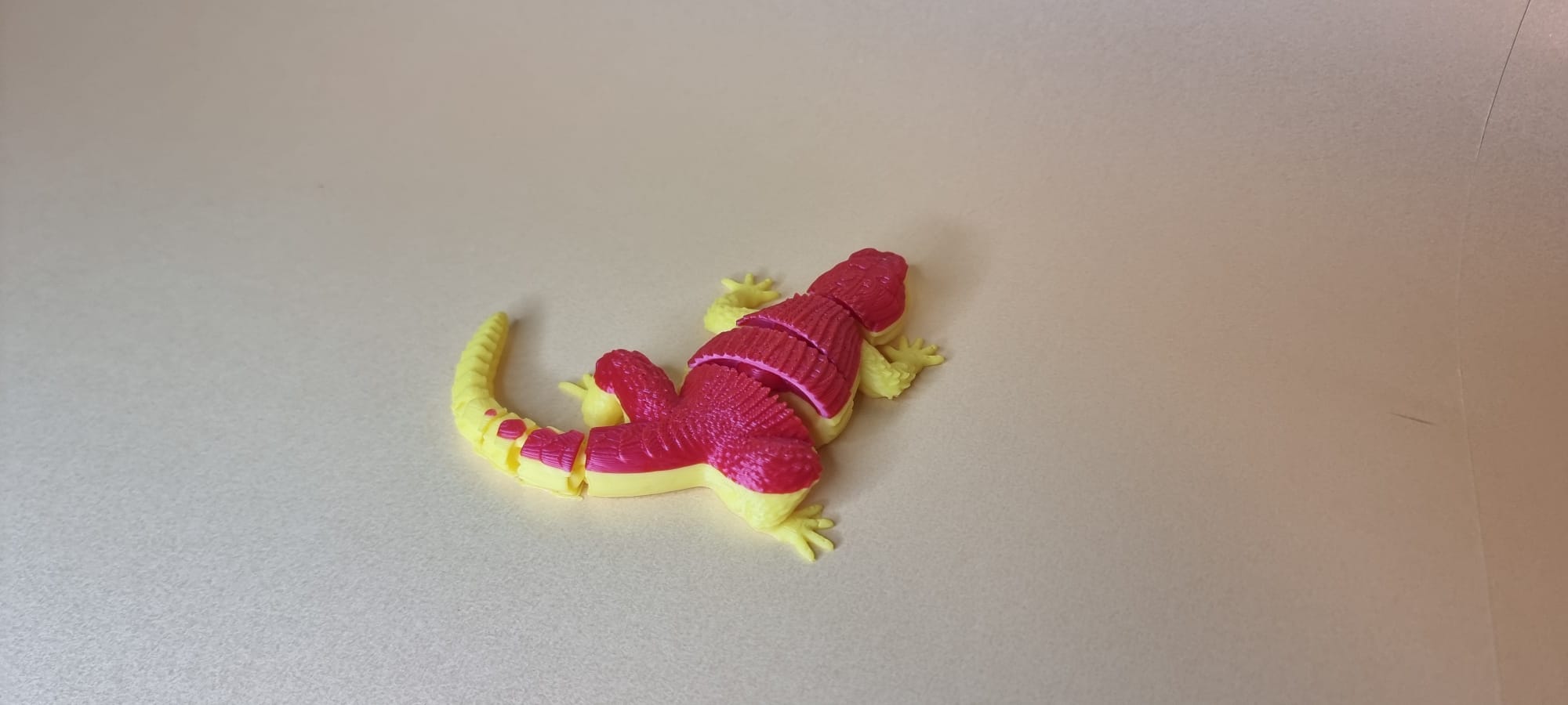 Articulated lizard — miniatura 3