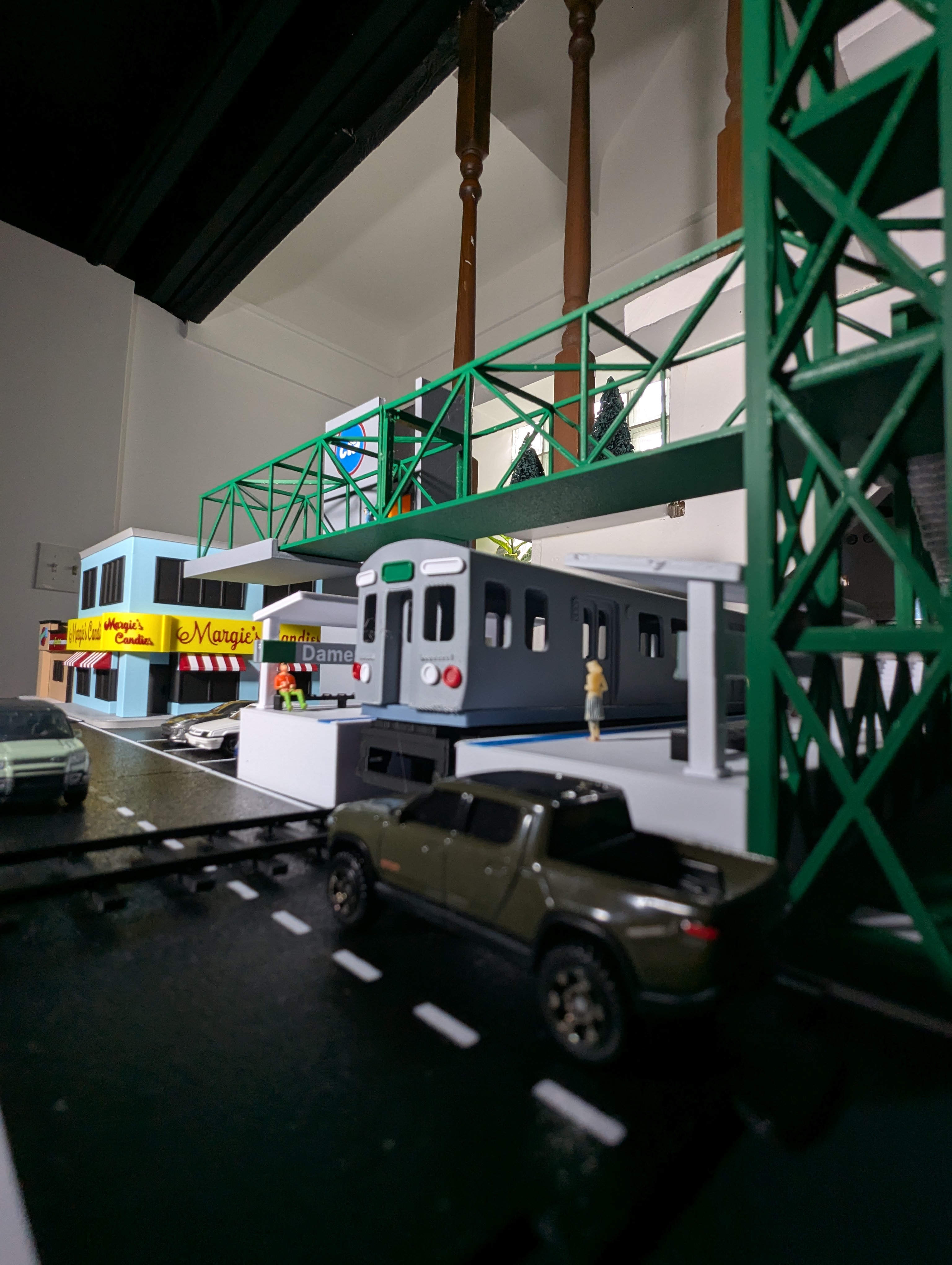 CTA Damen Green Line Station - 1:64 Scale Diorama — thumbnail 20