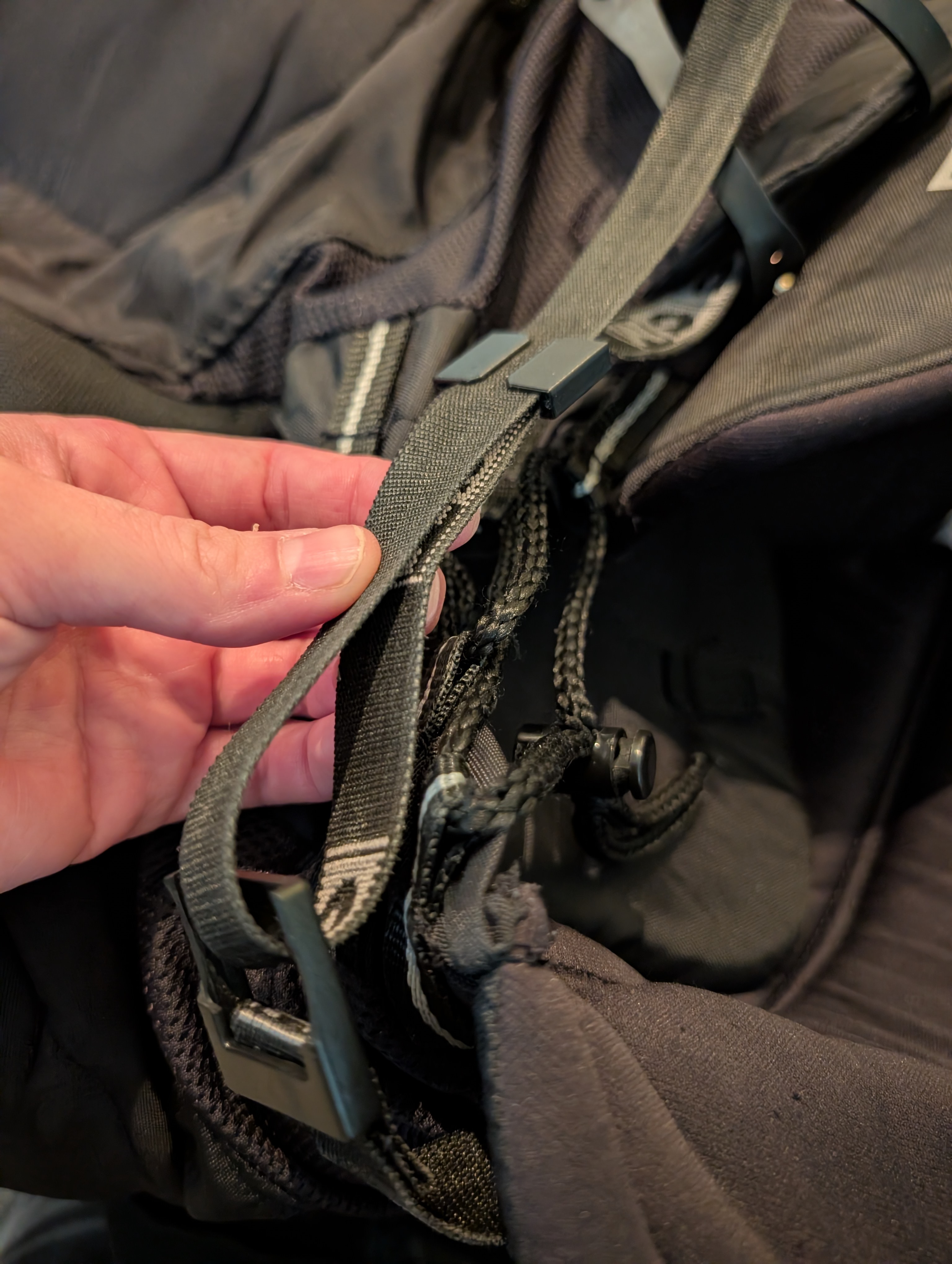 Remix of LTT Commuter Backpack Strap Clip