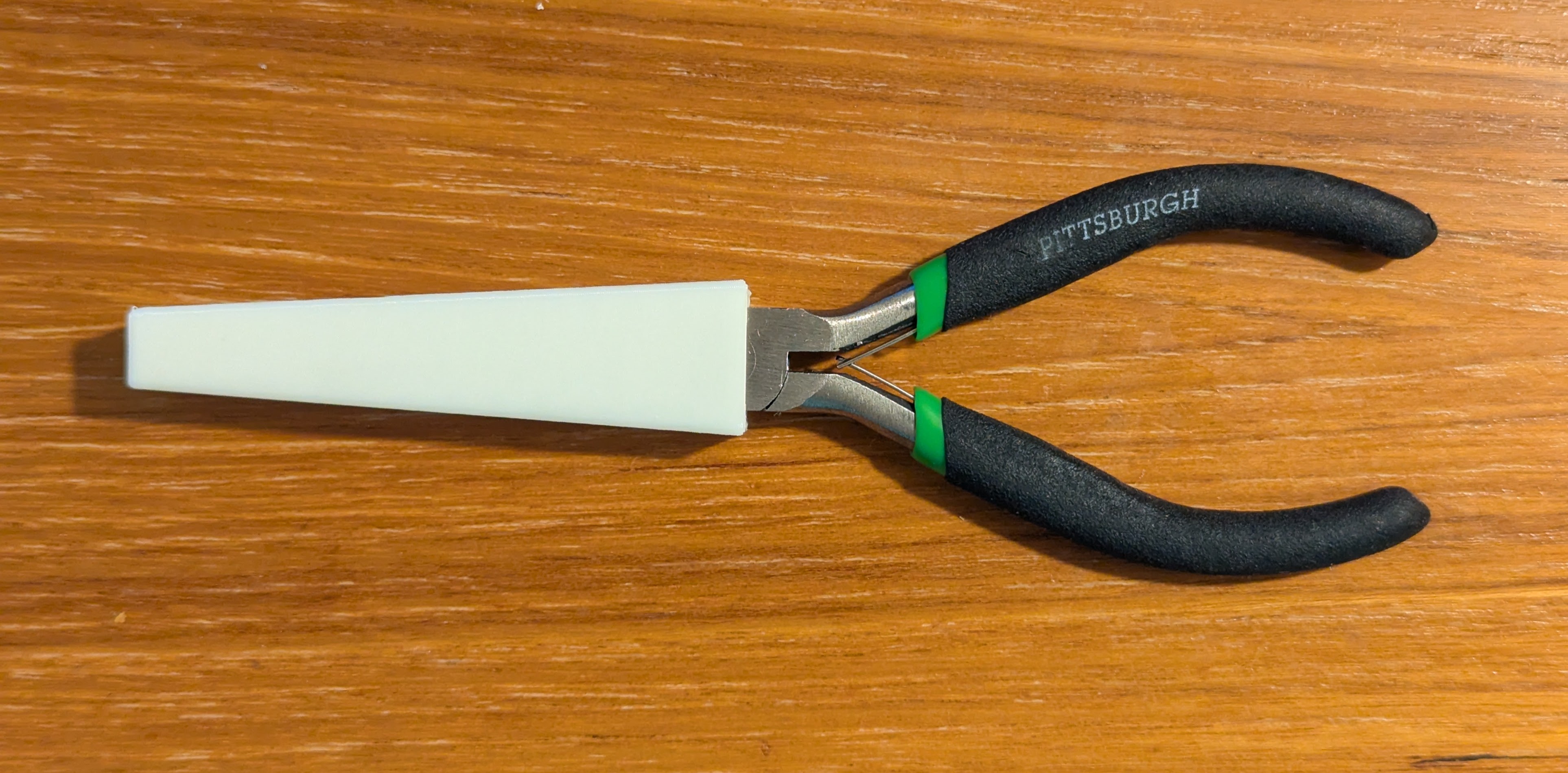 Pittsburgh (Harbor Freight) Needle Nose Pliers Cap