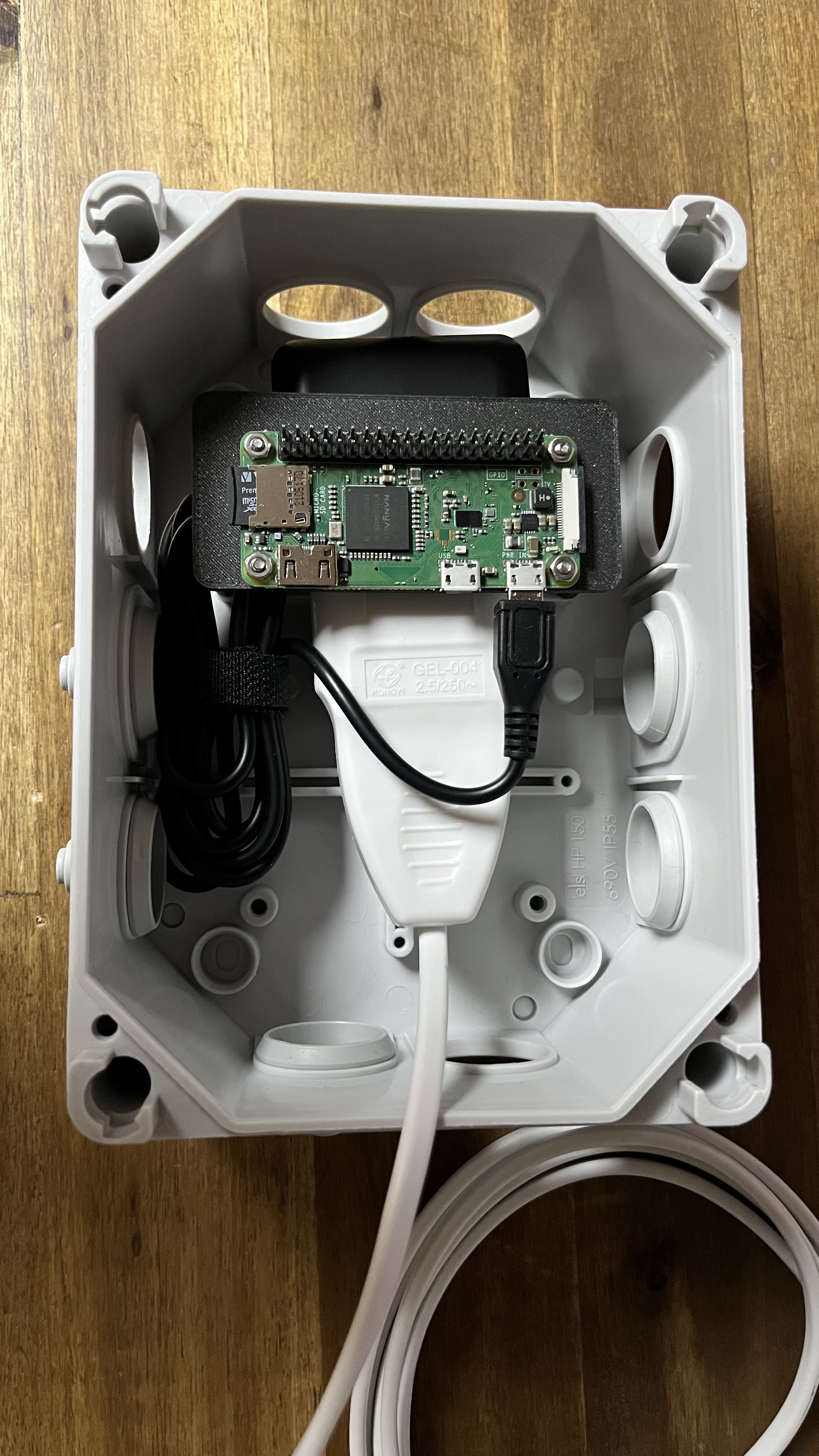 PI Zero 2W Podest für Elektrokasten Verbindungsdose
