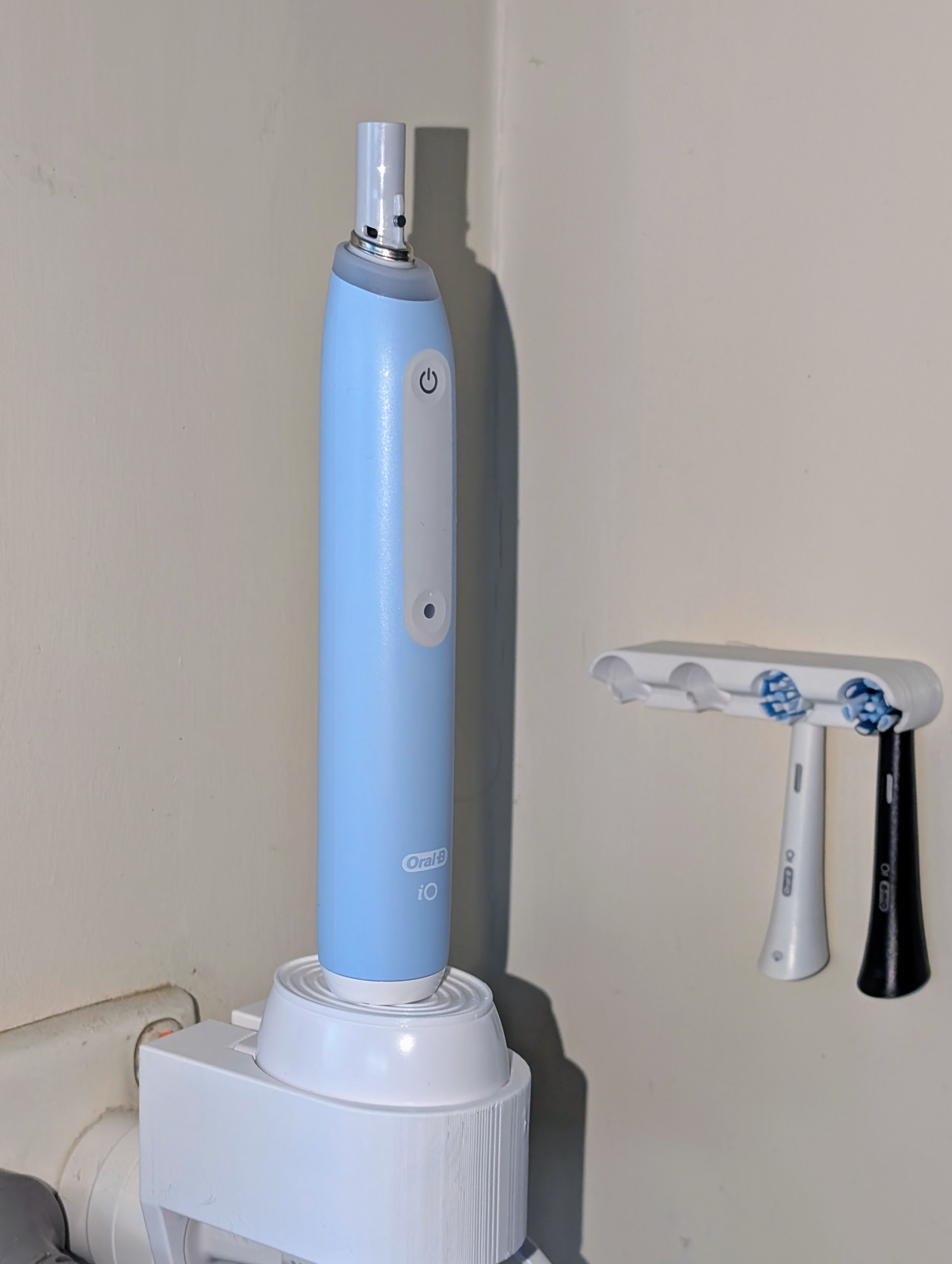 OralB iO Charger Plug Holder AU