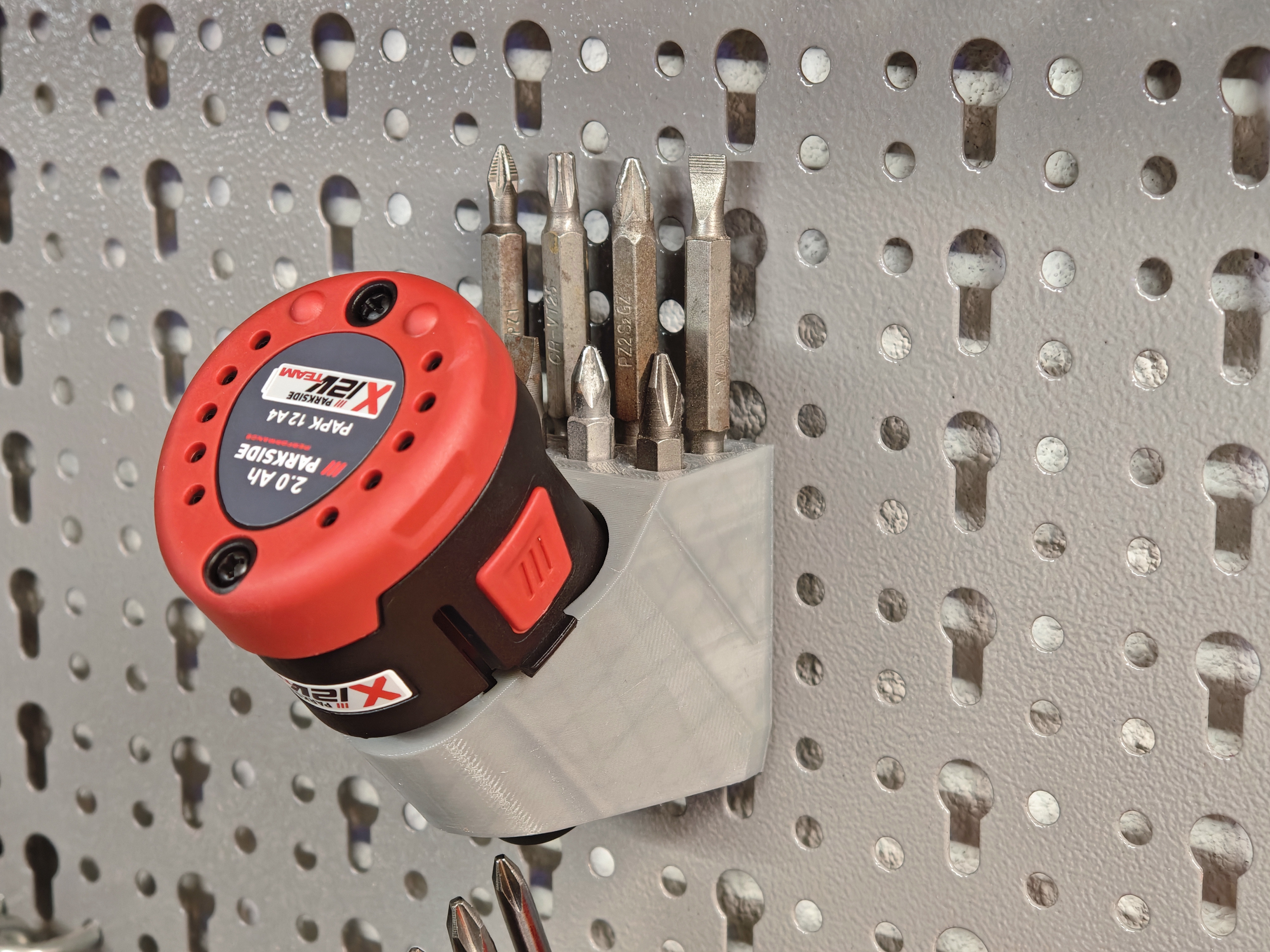 Parkside 12V battery holder for peg board from Mars Svratka