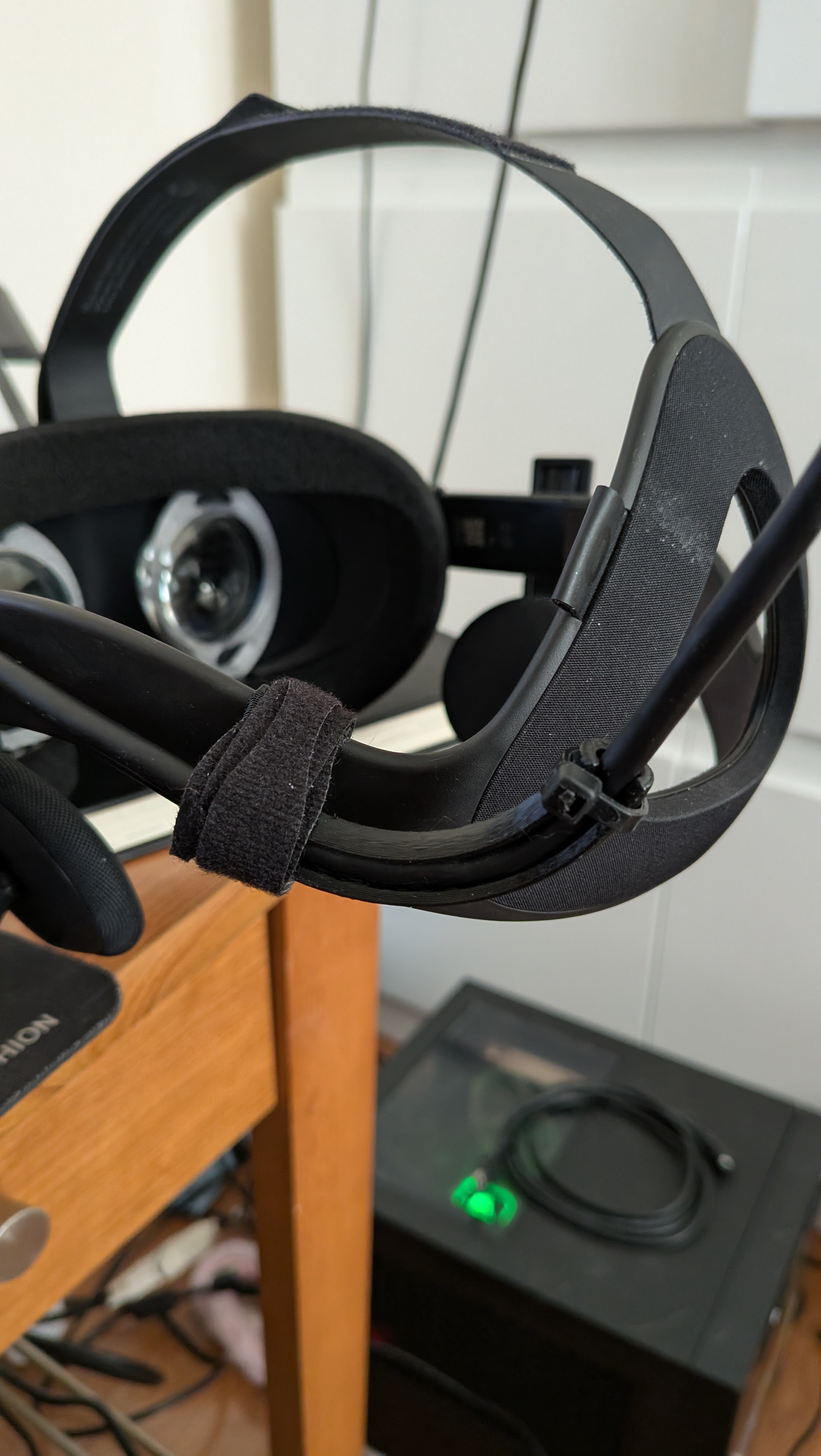 Oculus Rift Cable Router