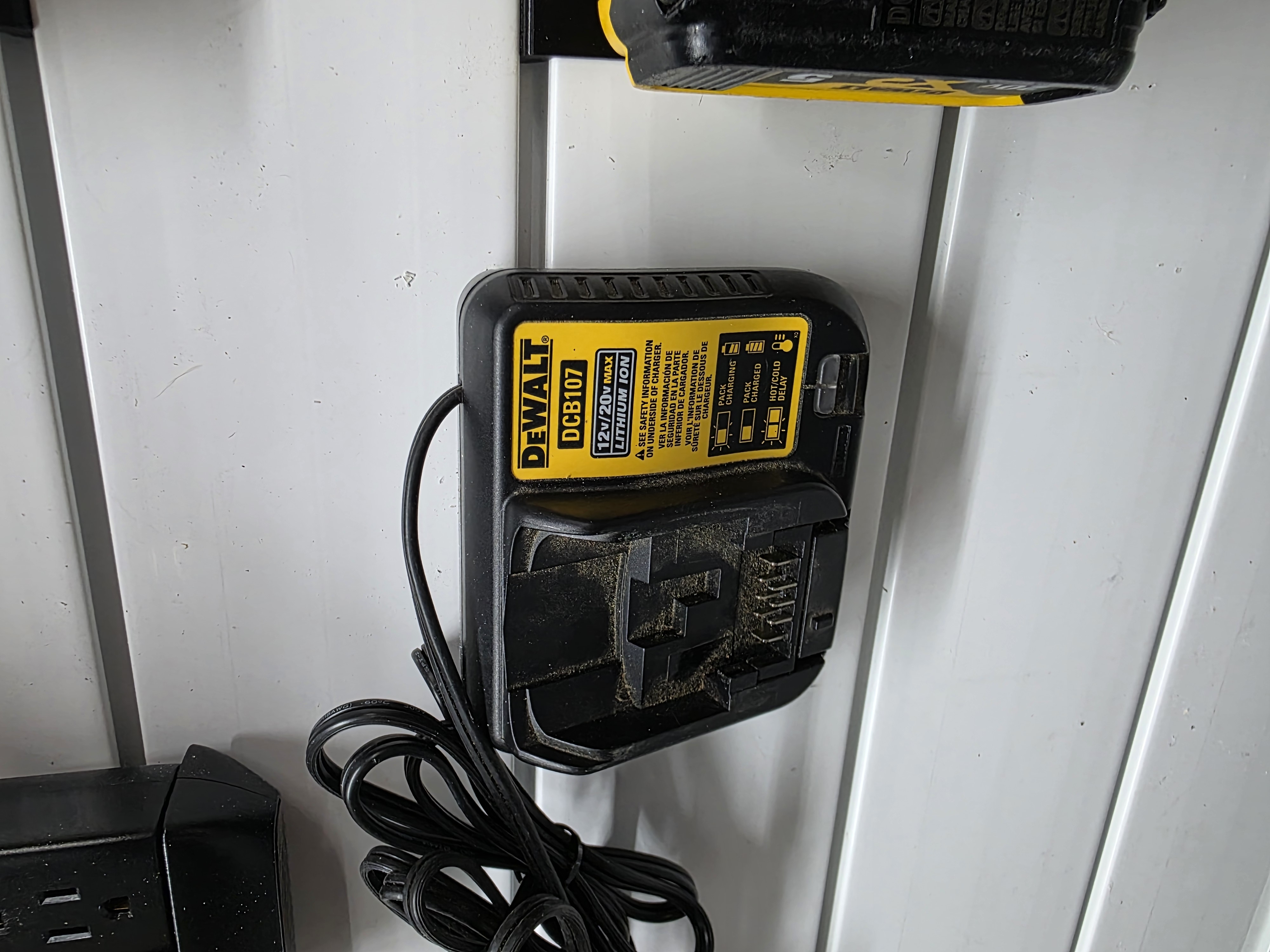 Dewalt DCB107 Charger Mounting - Proslat 3D model
