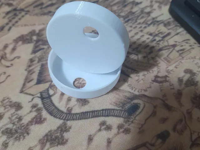 Detalhe tampa vaso sanitário Roca