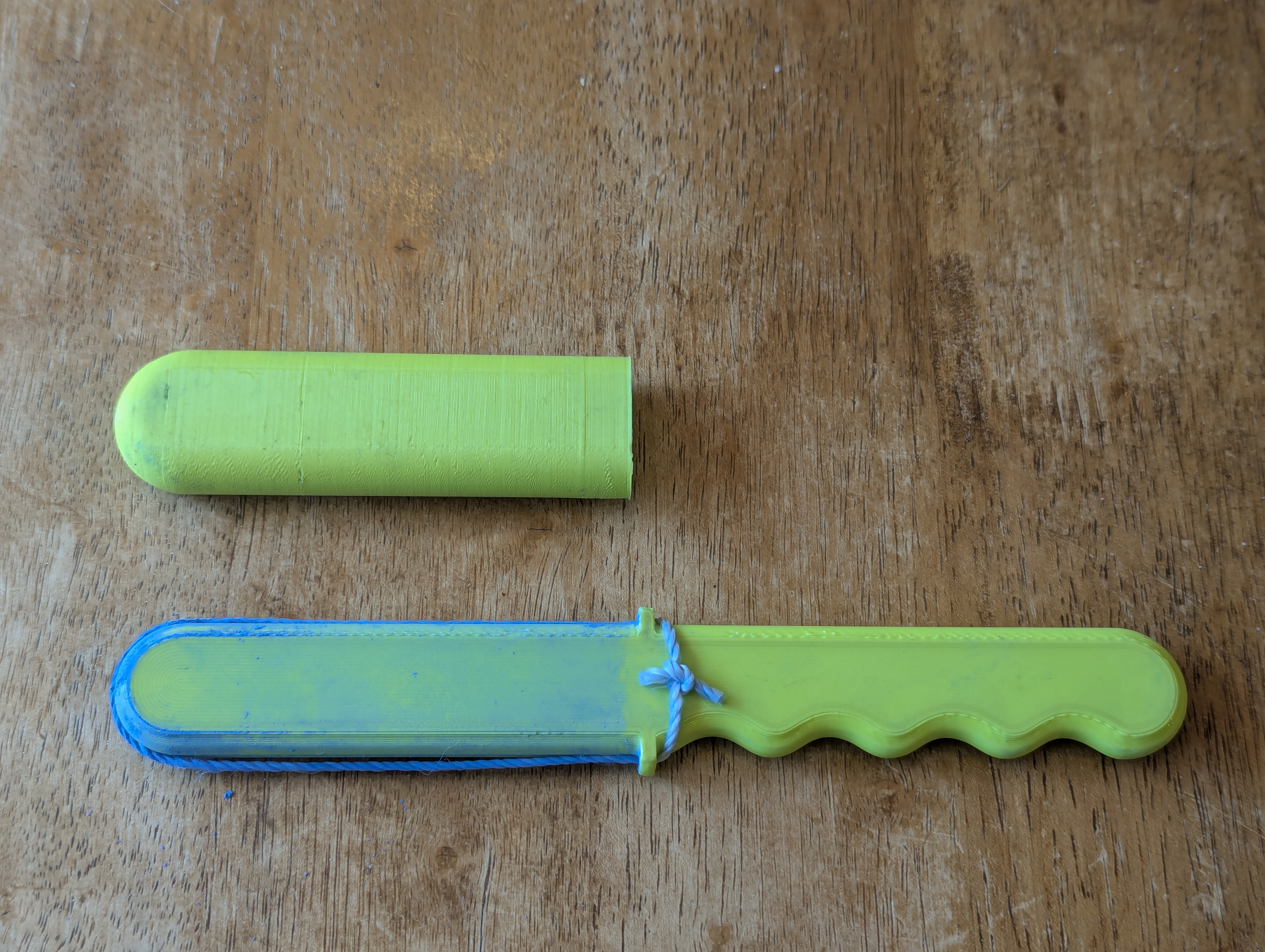 Chalk line training knife for martial arts