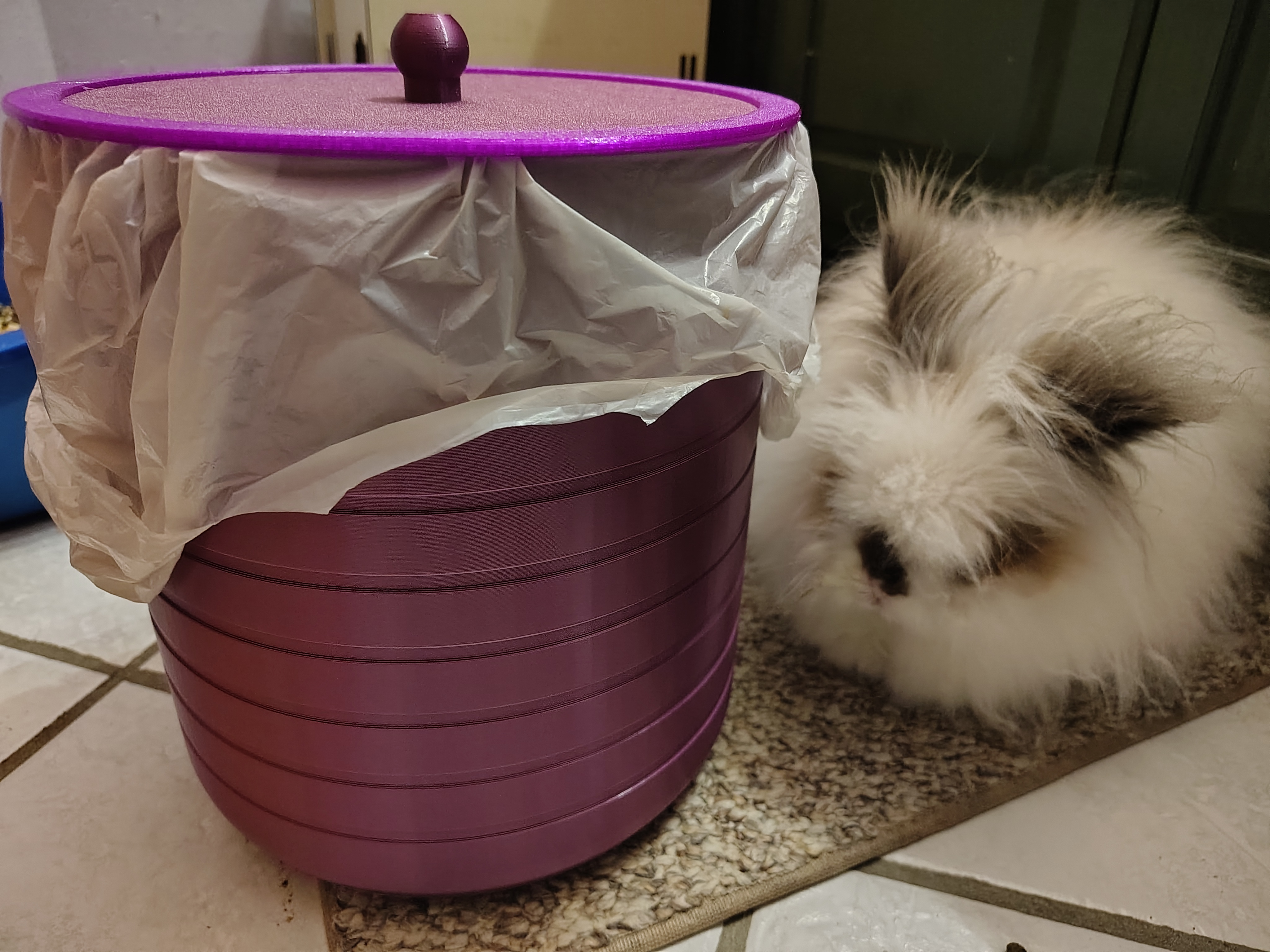 Large compost/trash bin