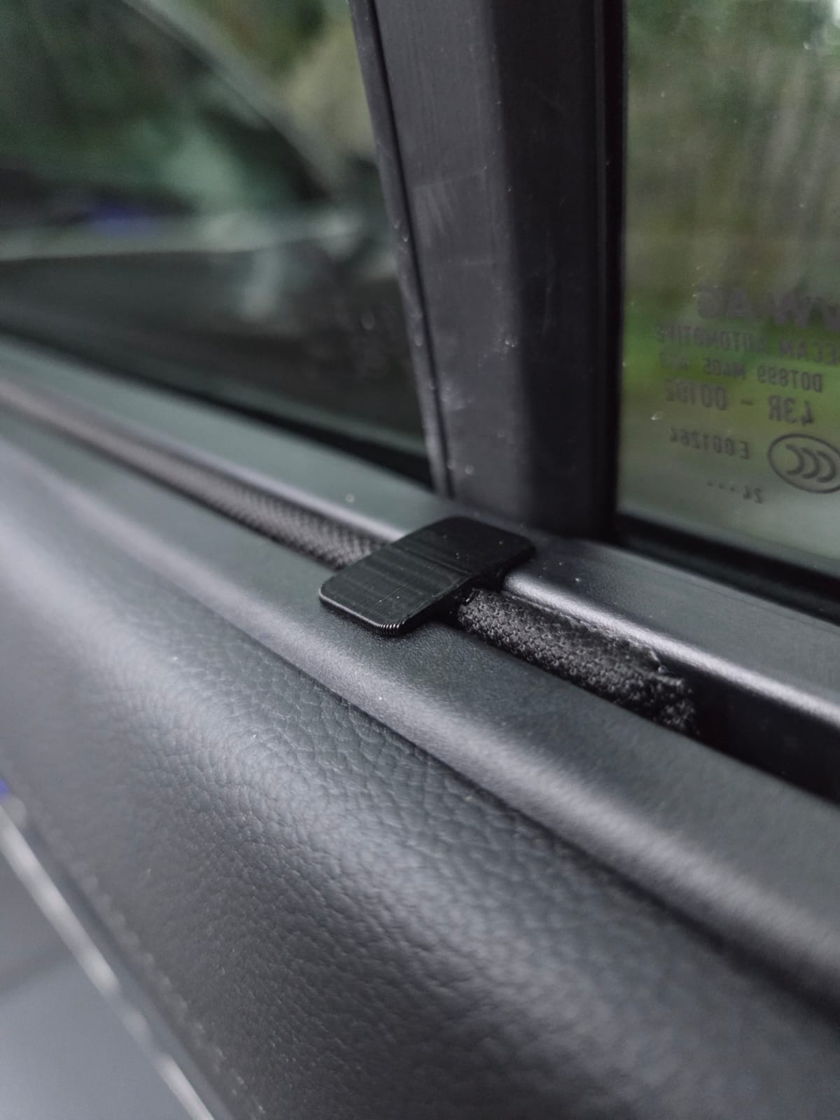 VW Sonnenschutzrollo Sicherungsclip /VW sunshade roller blind retaining clip