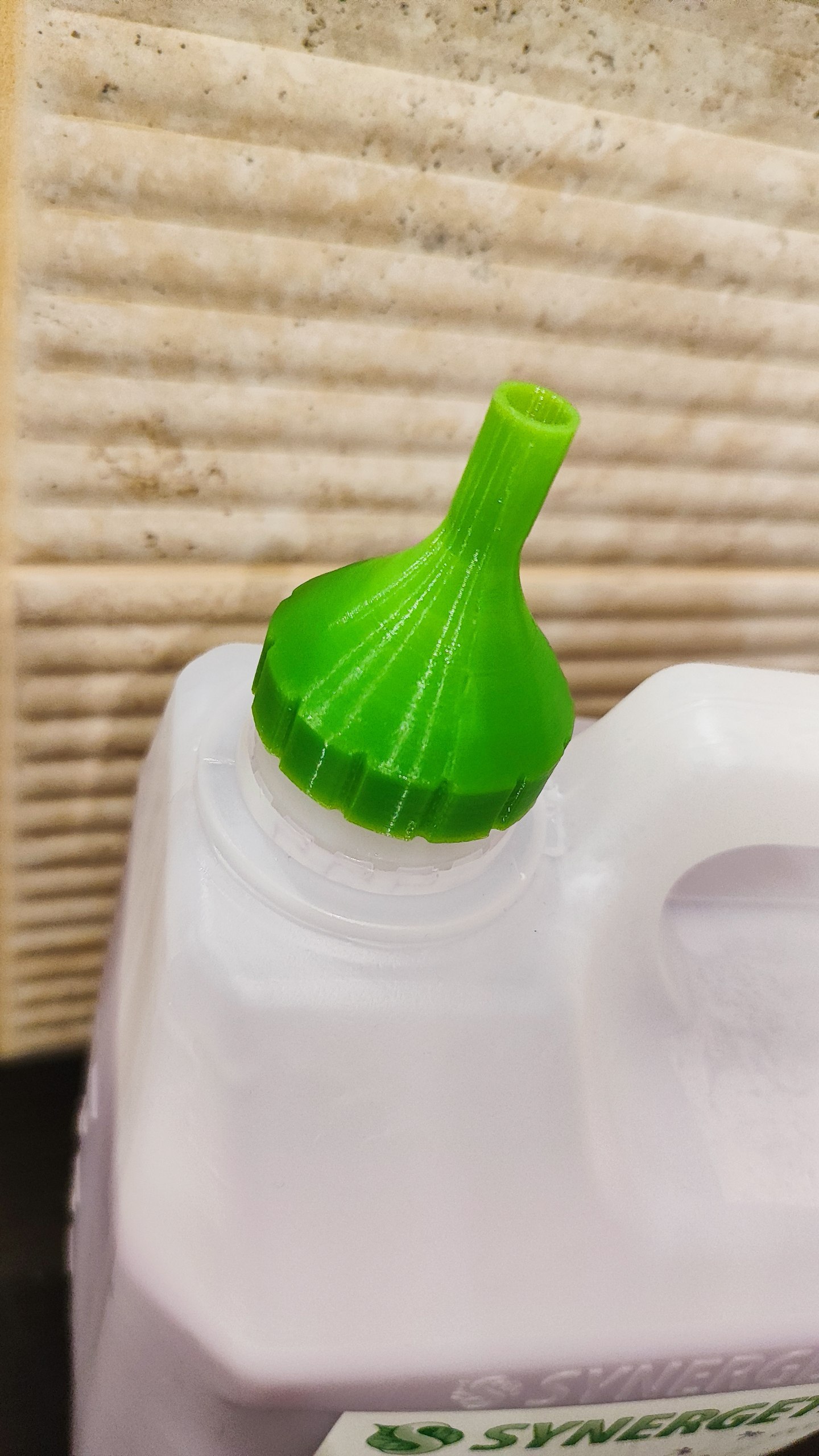 Nozzle for a 5-liter canister