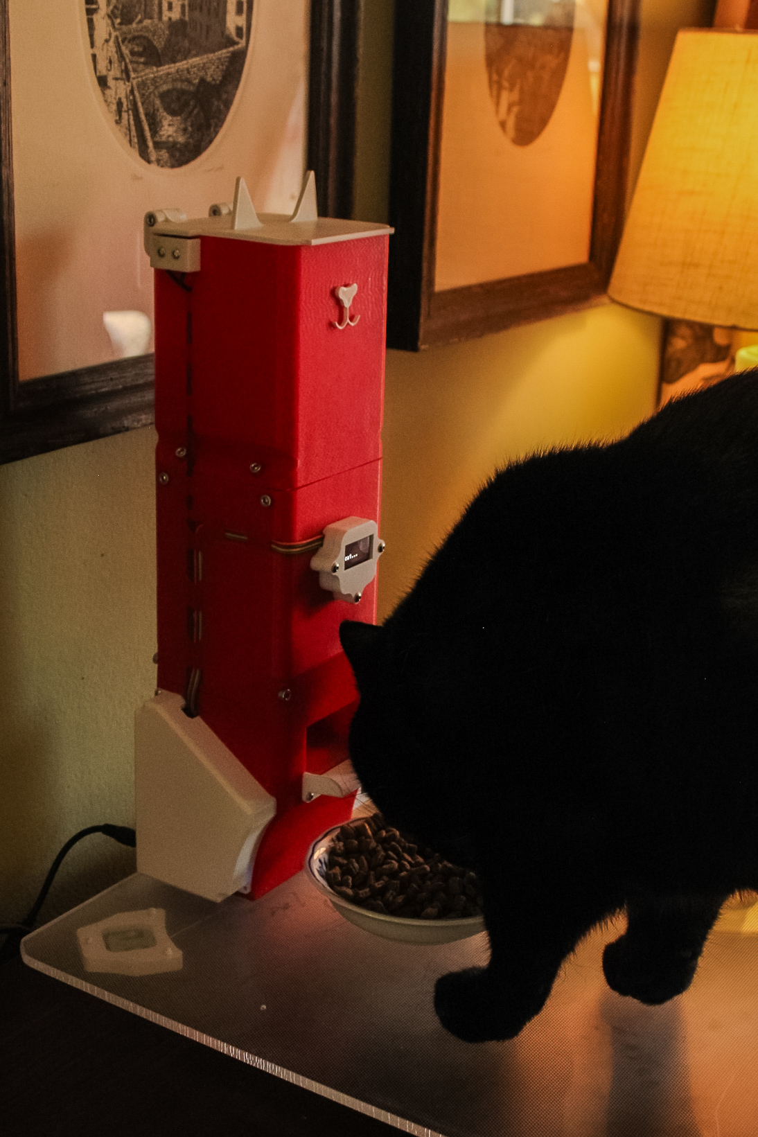 Overengineered Pet Feeder — miniatura 10
