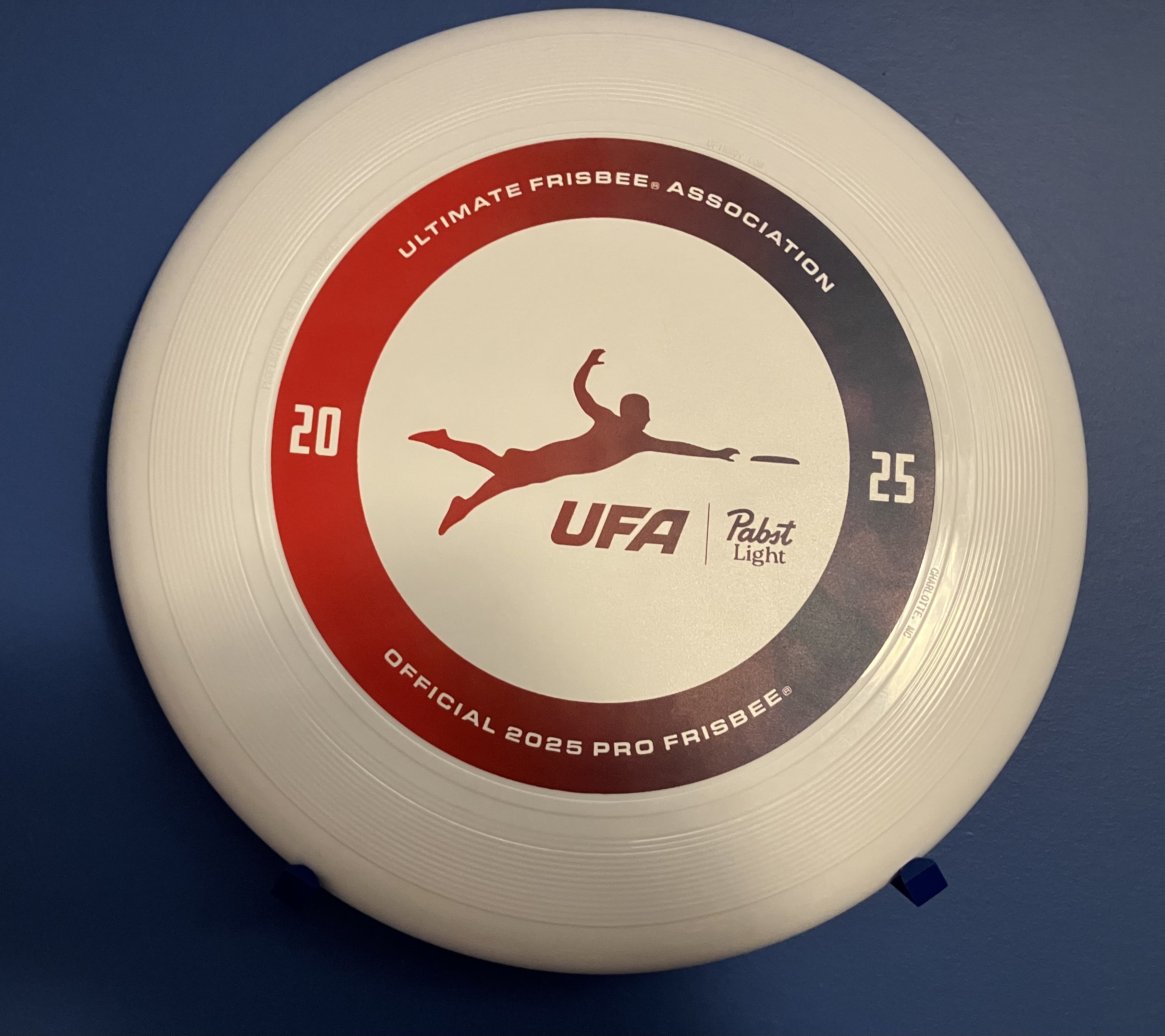 Ultimate frisbee wall mount