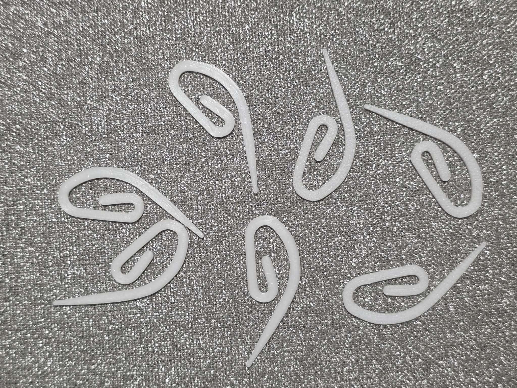Curtain Hook 31x3mm - Háček na záclony