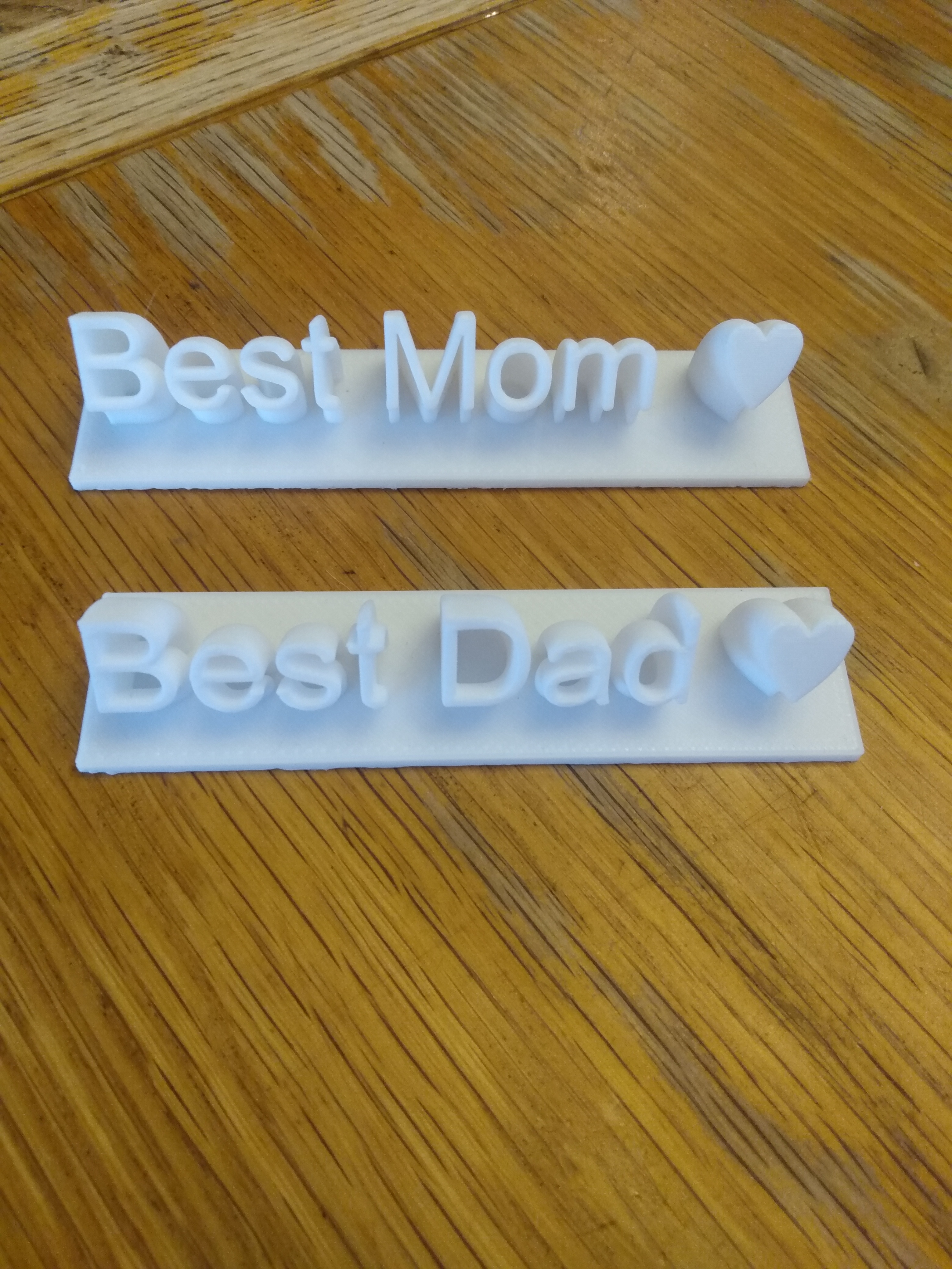 Best Mom and Best Dad Signs